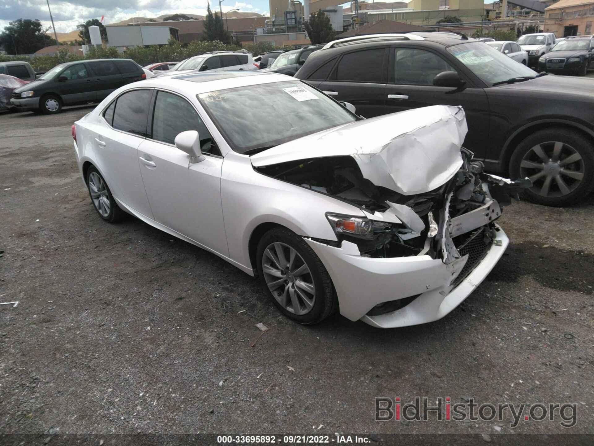 Photo JTHBA1D26G5025861 - LEXUS IS 200T 2016