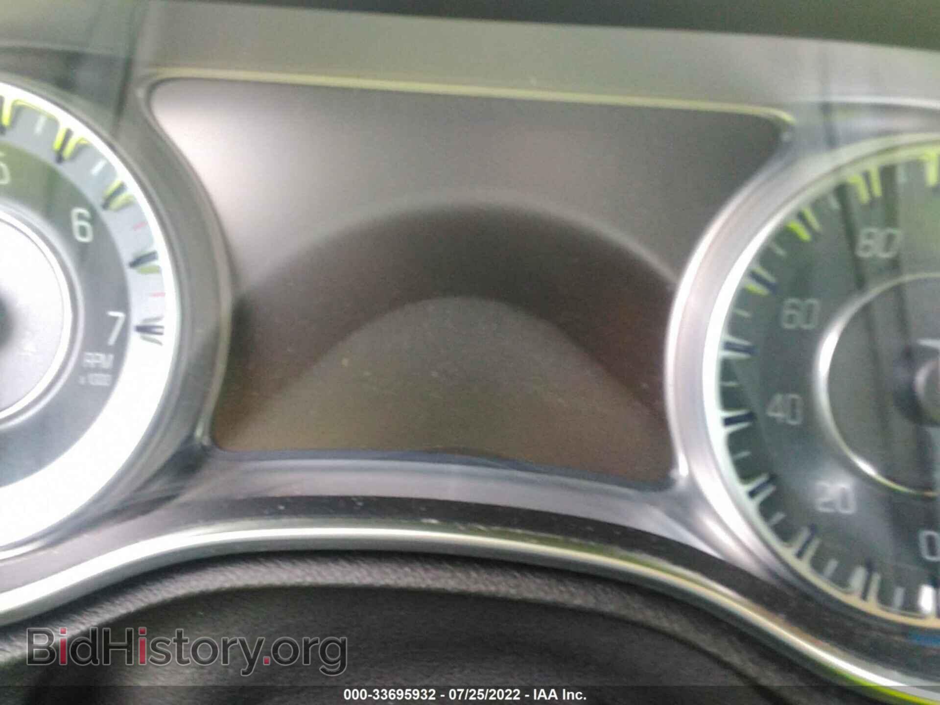 2016 CHRYSLER 300 - VIN: 2C3CCAKG2GH329362 - Фото 7