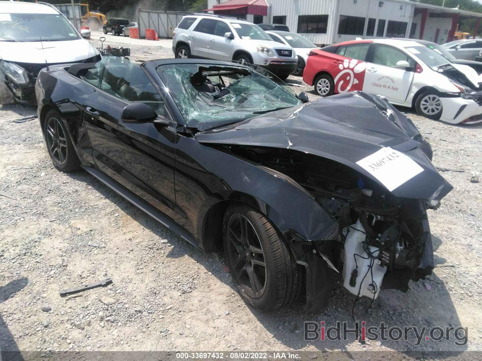 Photo 1FATP8UH1L5137677 - FORD MUSTANG 2020