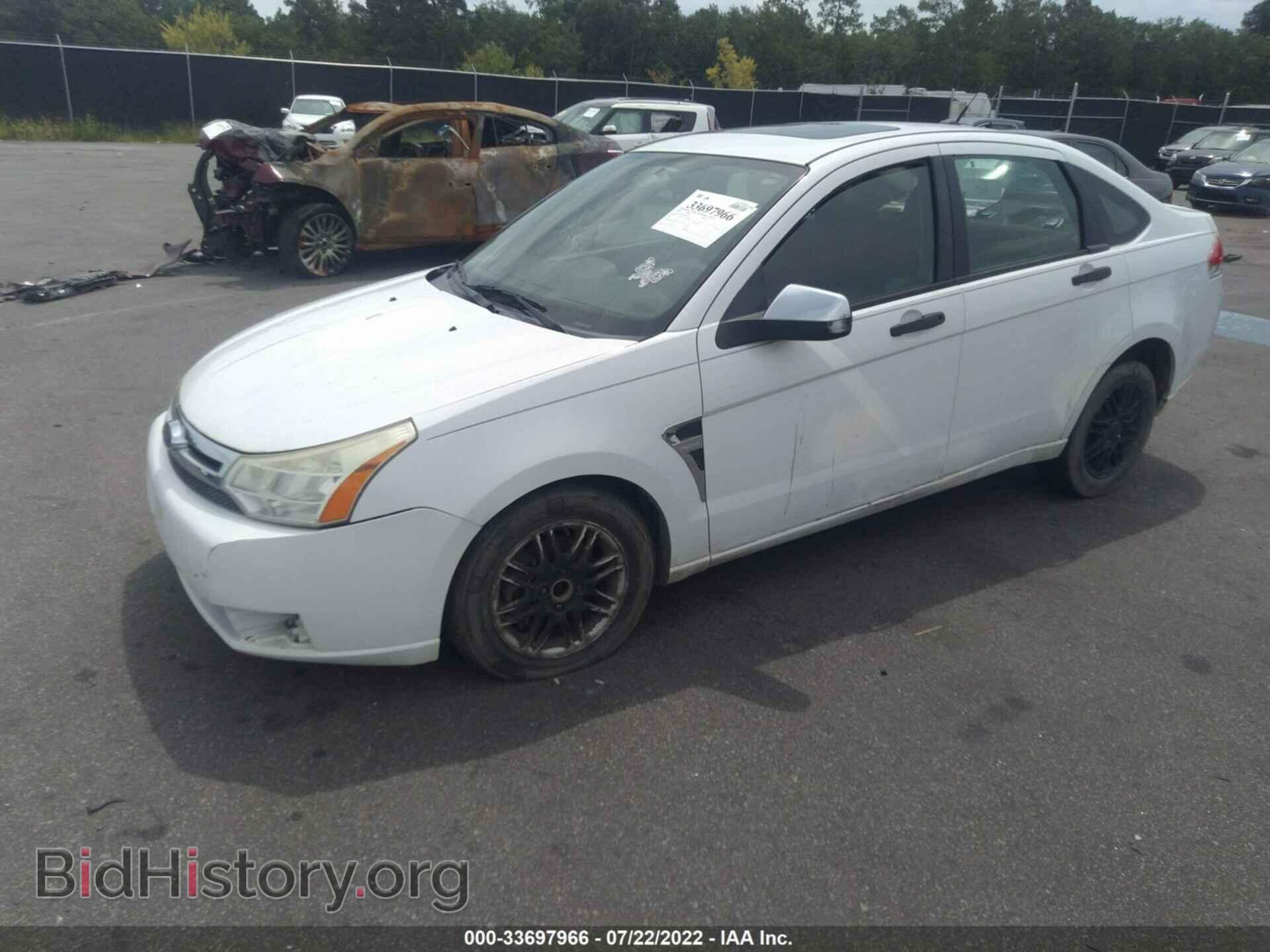 2008 FORD FOCUS - VIN: 1FAHP35N88W268166 - Фото 2