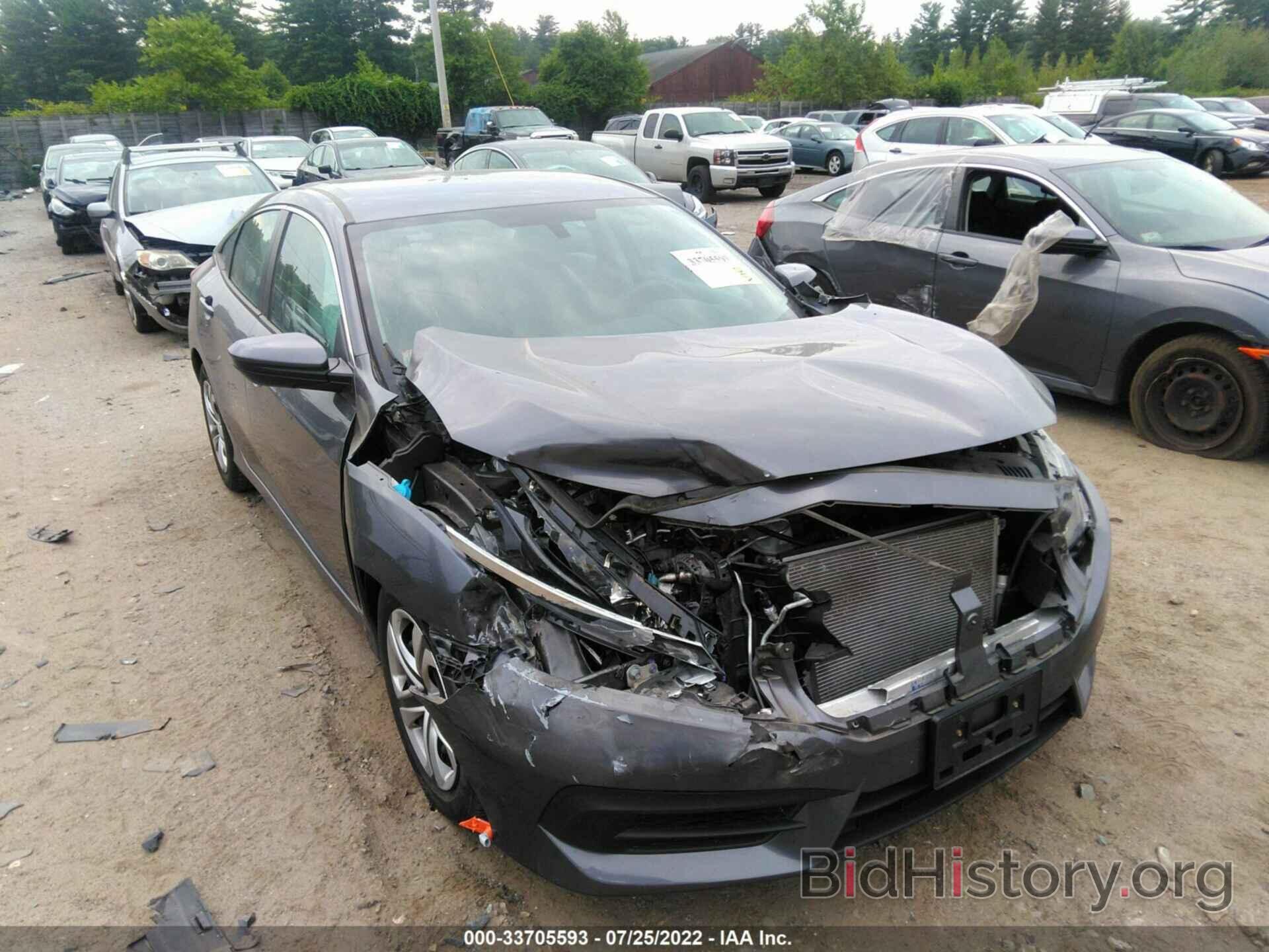 Photo 19XFC2F59JE205955 - HONDA CIVIC SEDAN 2018