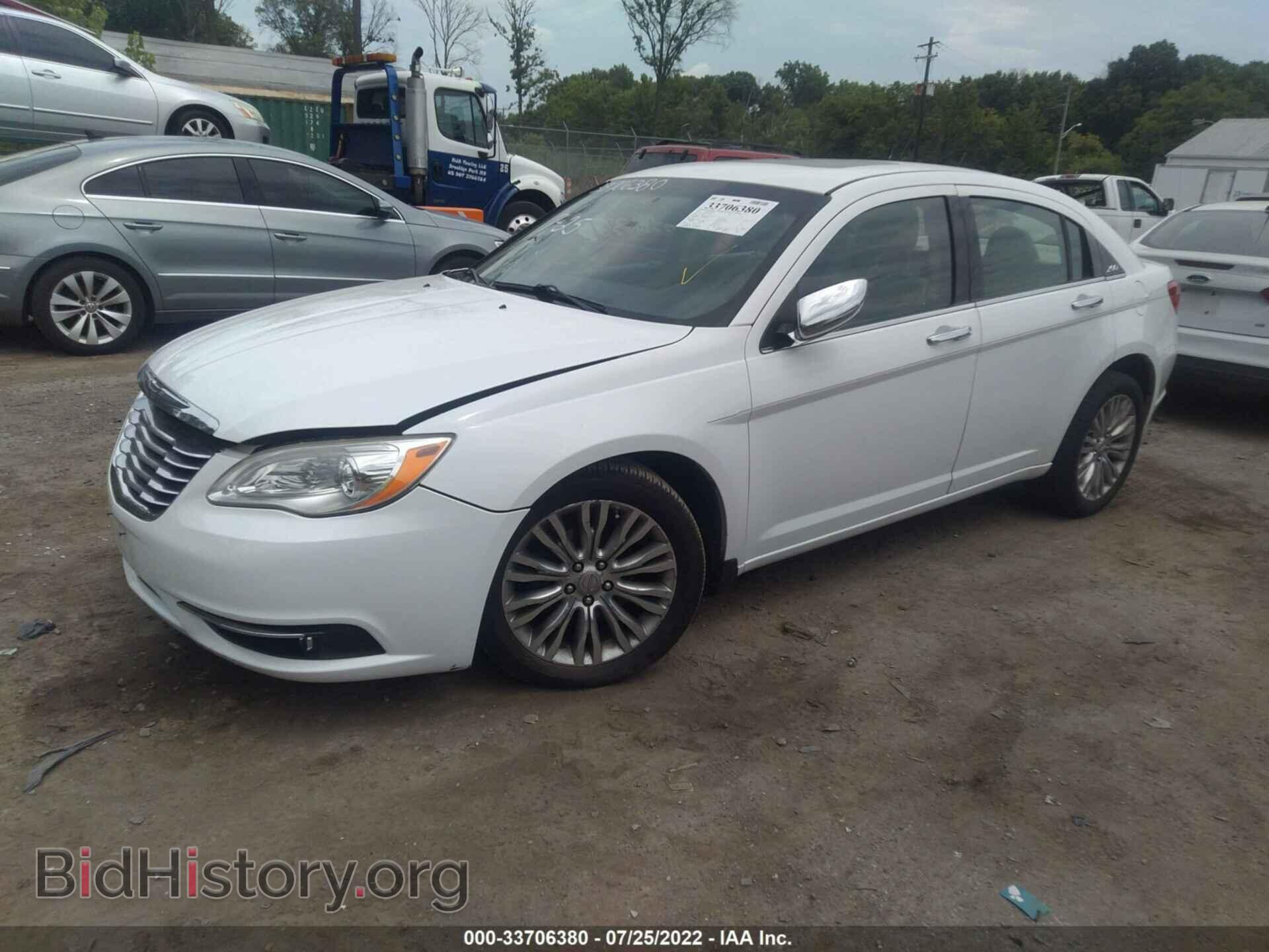 2012 CHRYSLER 200 - VIN: 1C3CCBCG7CN250081 - Фото 2