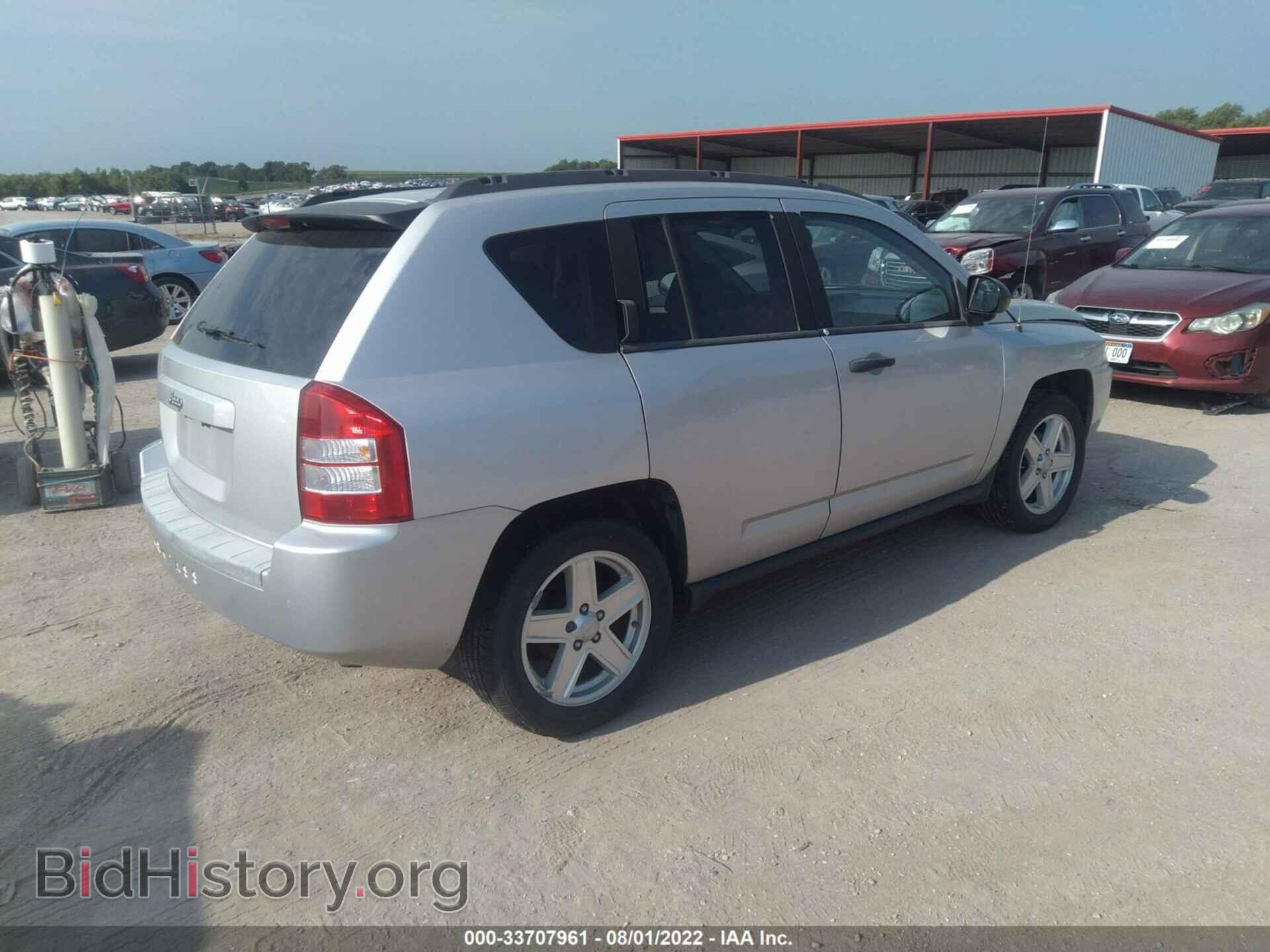2007 JEEP COMPASS - VIN: 1J8FF47W57D385920 - Фото 4