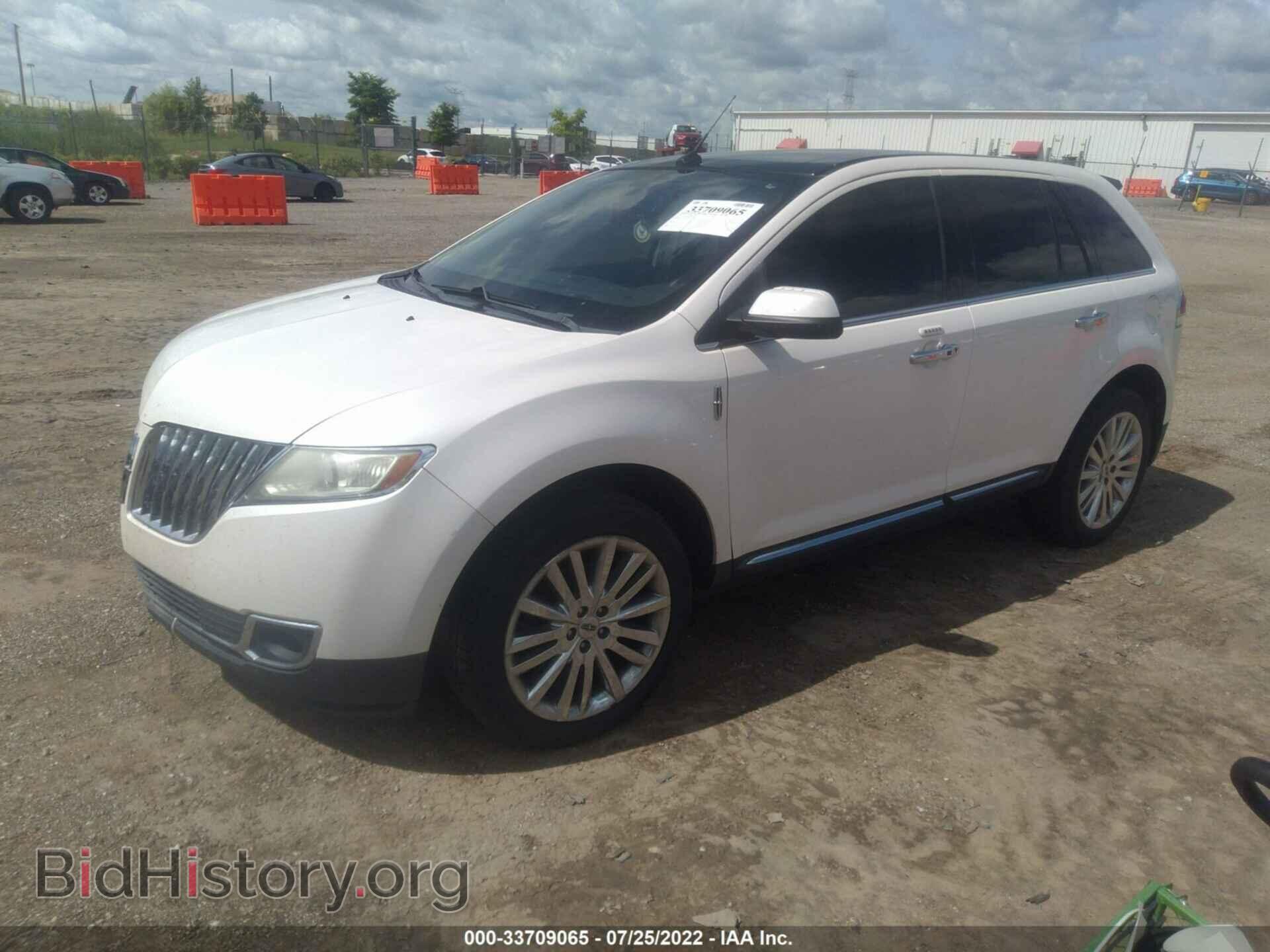 2011 LINCOLN MKX - VIN: 2LMDJ8JK8BBJ30655 - Photo 2