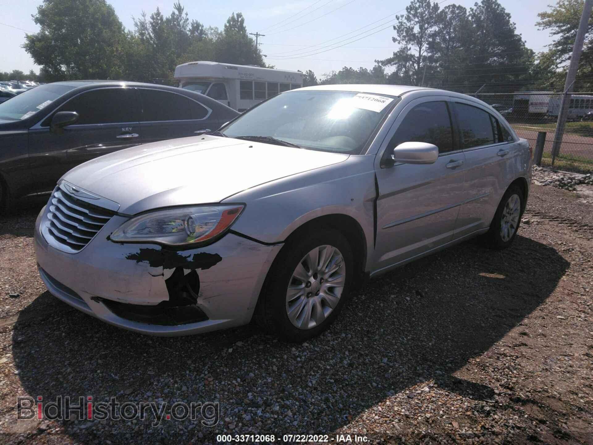 2011 CHRYSLER 200 - VIN: 1C3BC4FBXBN550431 - Фото 2