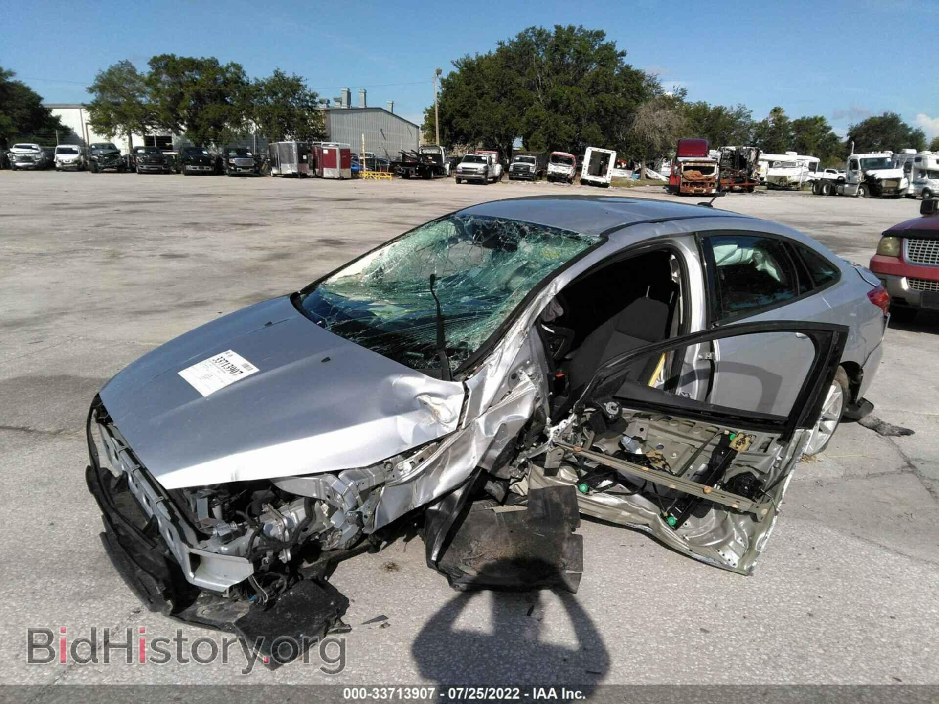 2018 FORD FOCUS - VIN: 1FADP3F28JL226915 - Фото 2