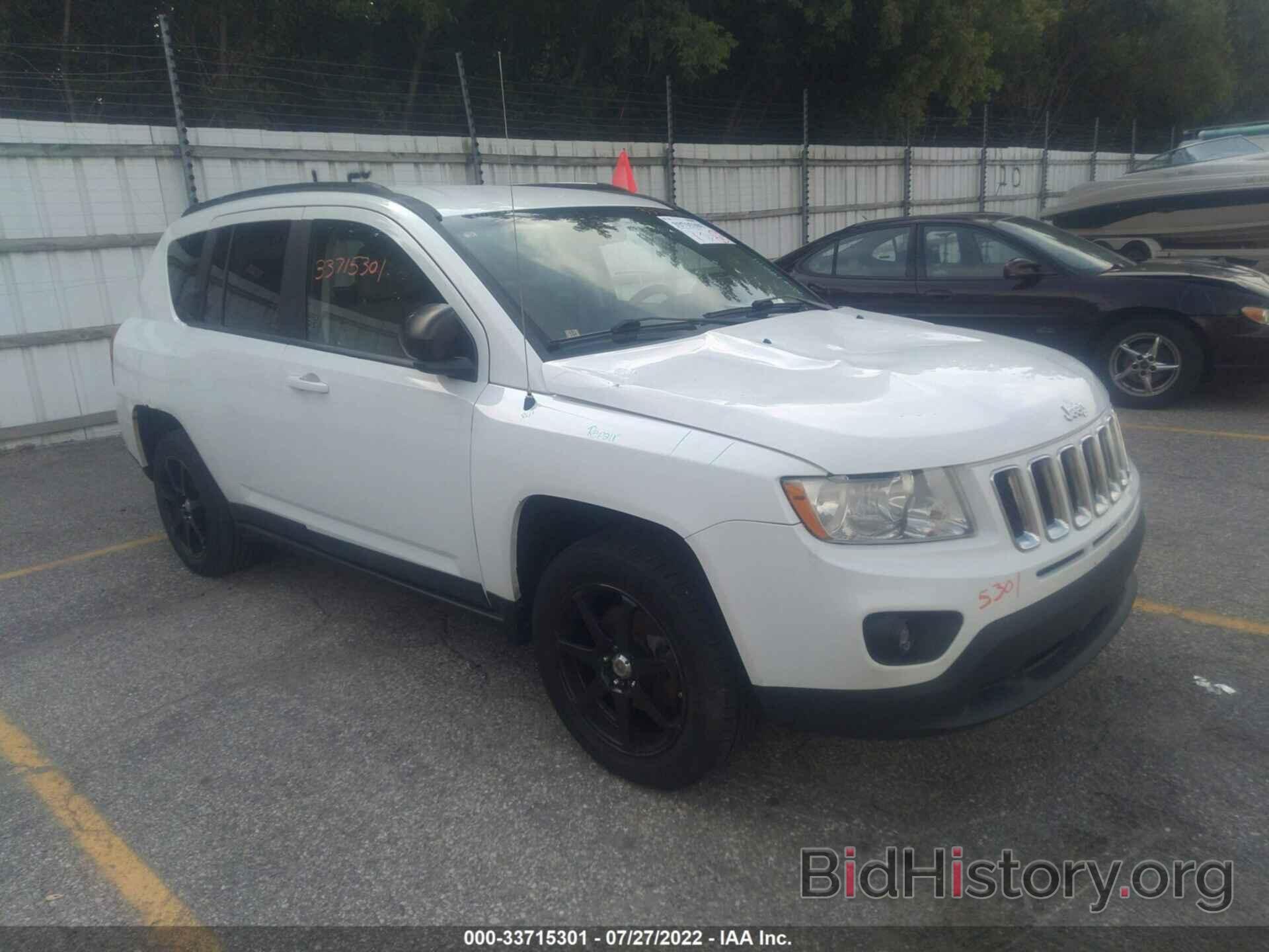 Photo 1J4NF1FBXBD215300 - JEEP COMPASS 2011