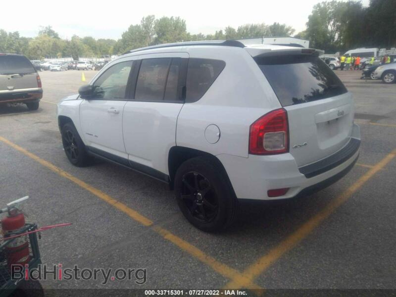 2011 Jeep COMPASS (VIN 1J4NF1FBXBD215300) — photo 3 of 11