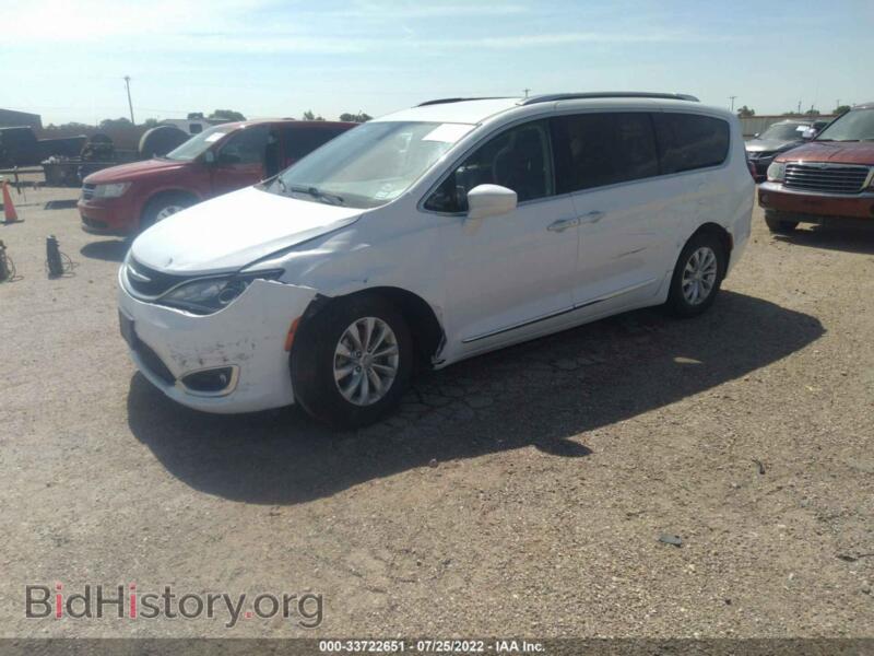 2019 Chrysler PACIFICA (VIN 2C4RC1BGXKR732532) — photo 2 of 11