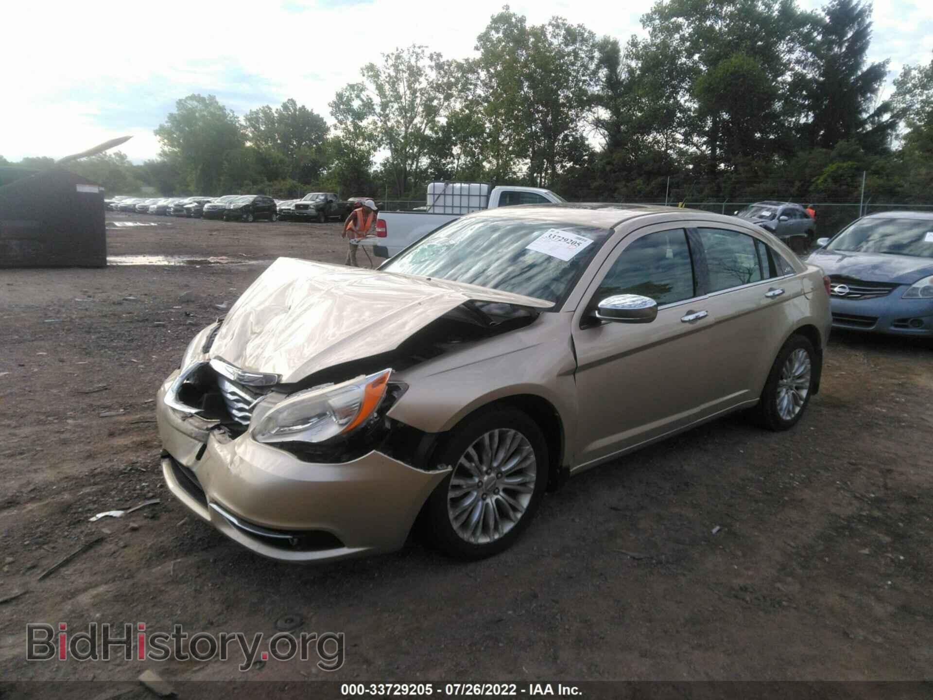 2011 CHRYSLER 200 - VIN: 1C3BC2FG4BN522690 - Фото 2