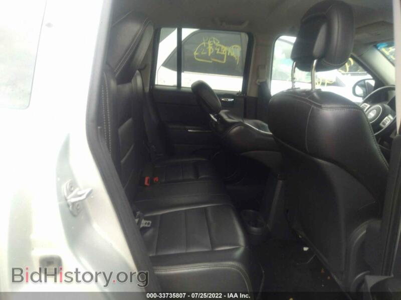 2011 Jeep COMPASS (VIN 1J4NF5FB2BD248055) — photo 8 of 10