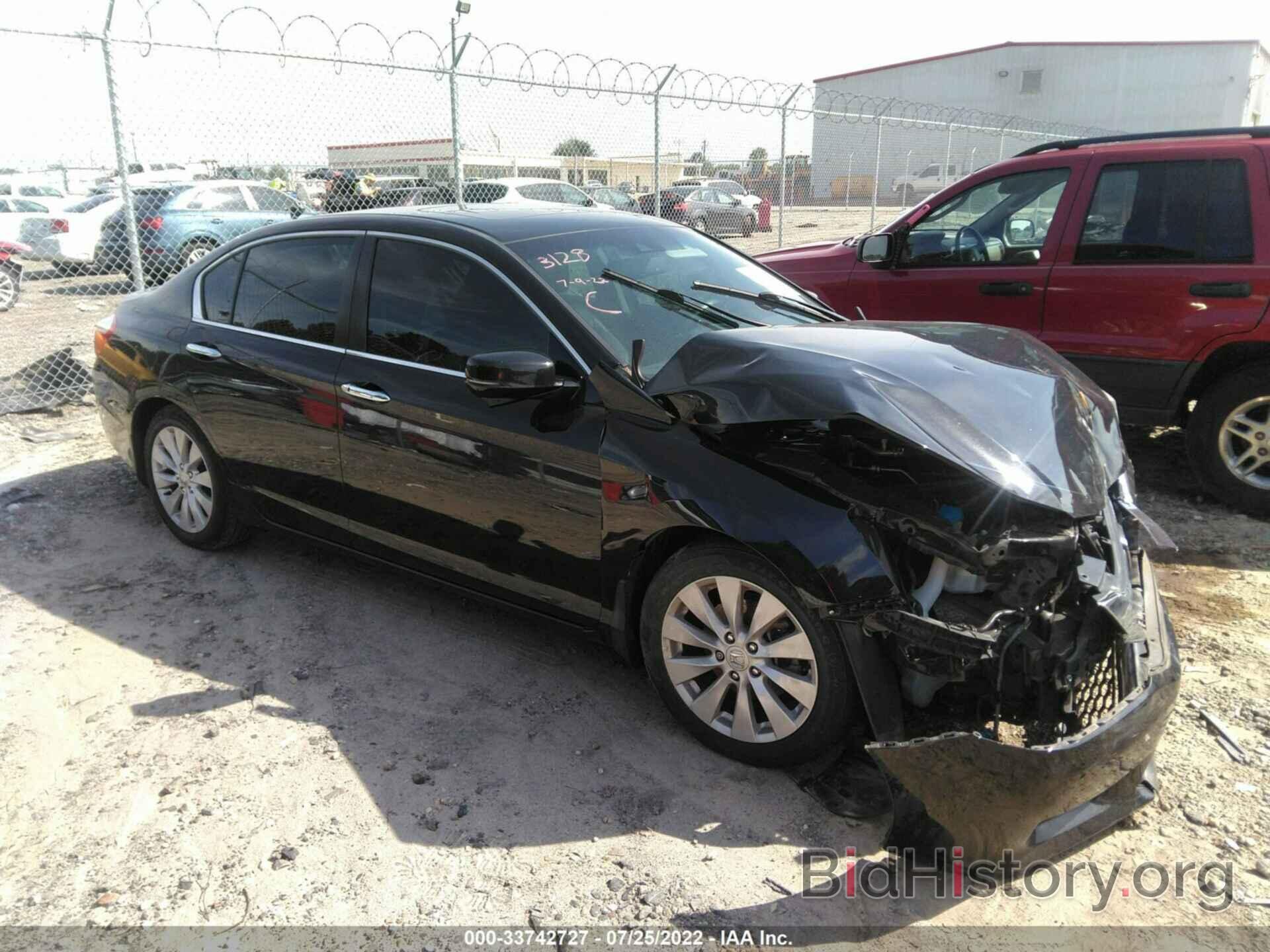 Photo 1HGCR2F84FA143128 - HONDA ACCORD SEDAN 2015