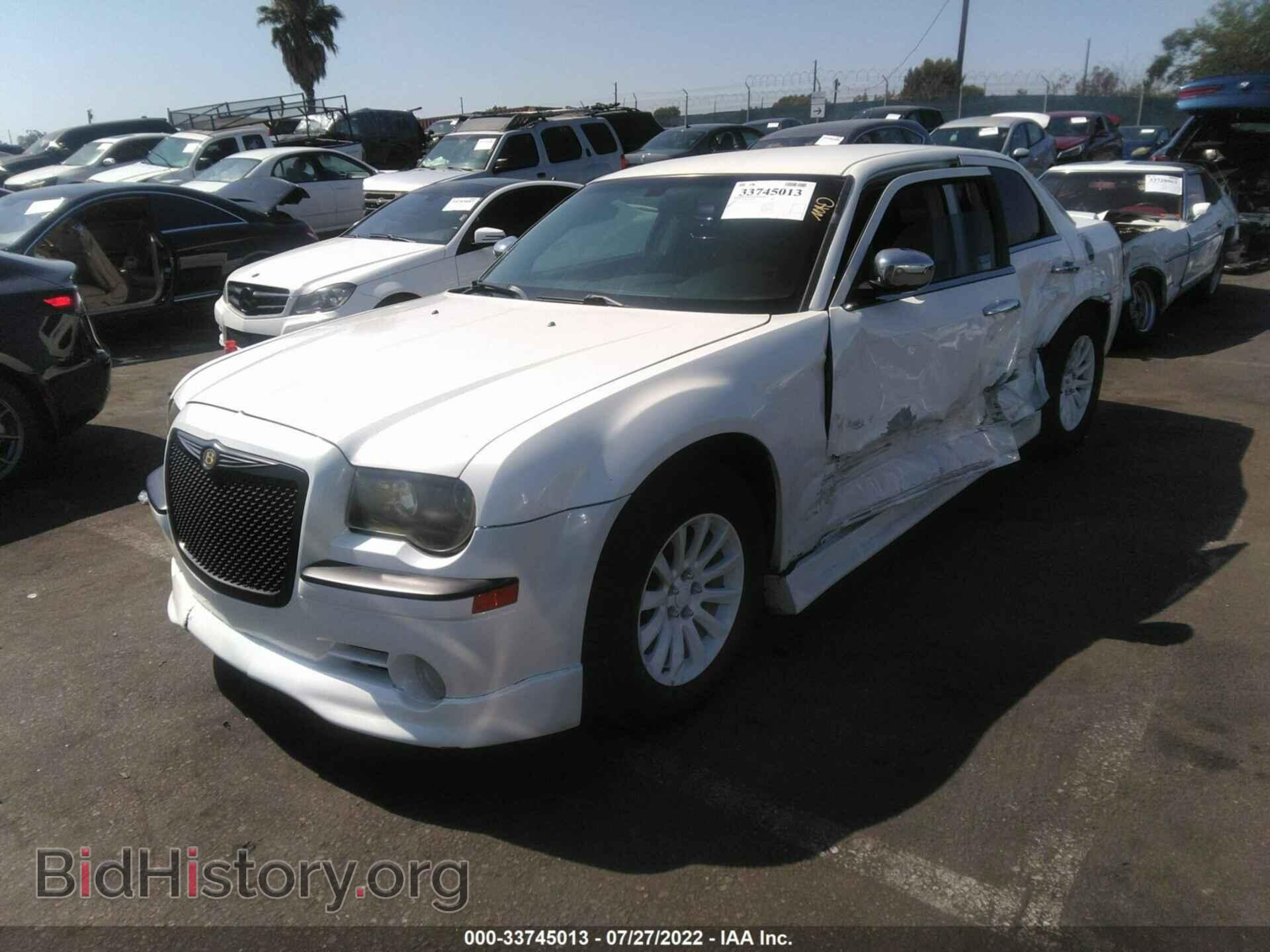 2010 CHRYSLER 300 - VIN: 2C3CA5CV6AH307205 - Фото 2