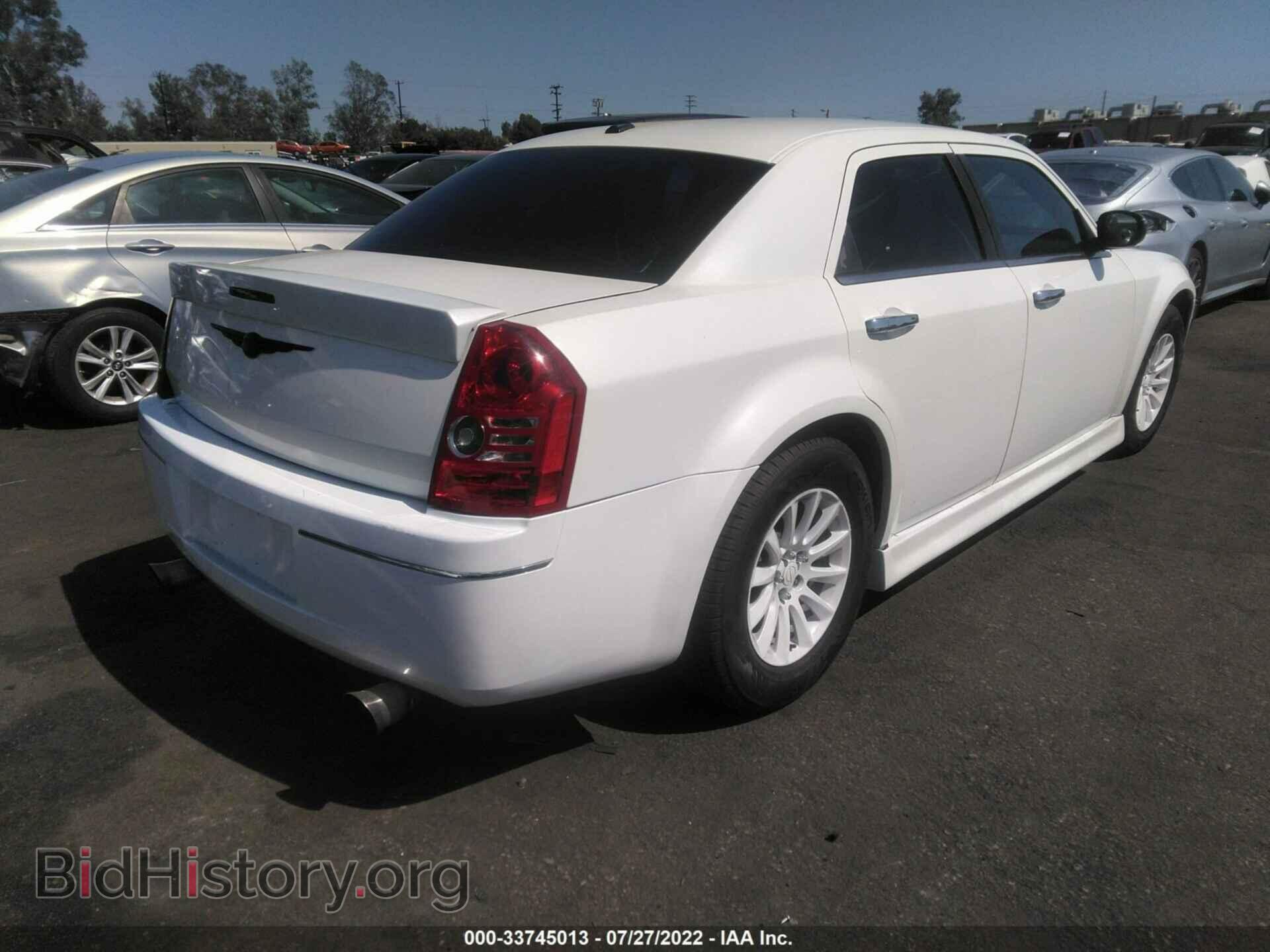 2010 CHRYSLER 300 - VIN: 2C3CA5CV6AH307205 - Фото 4