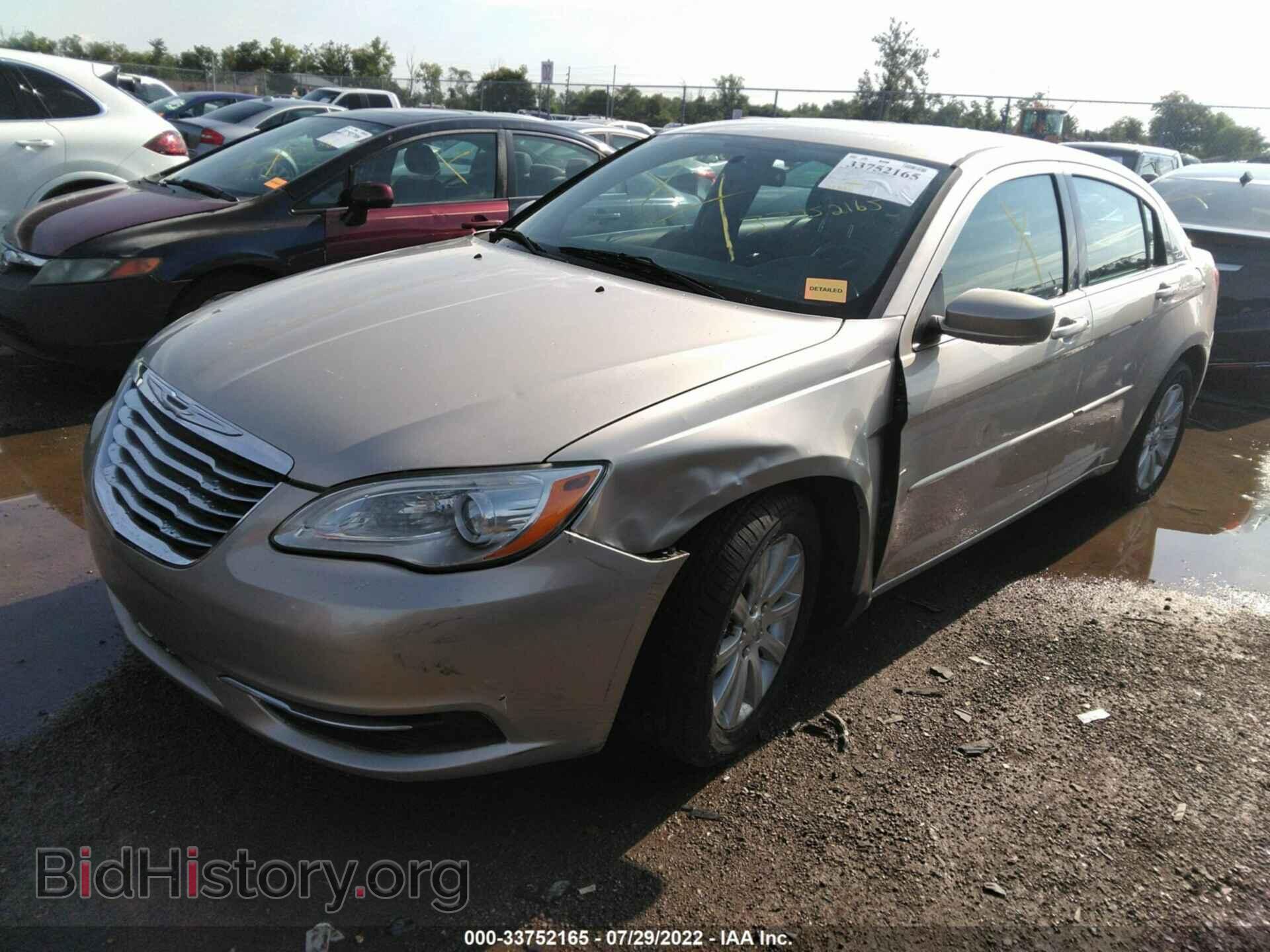 2013 CHRYSLER 200 - VIN: 1C3CCBBB9DN655902 - Photo 2
