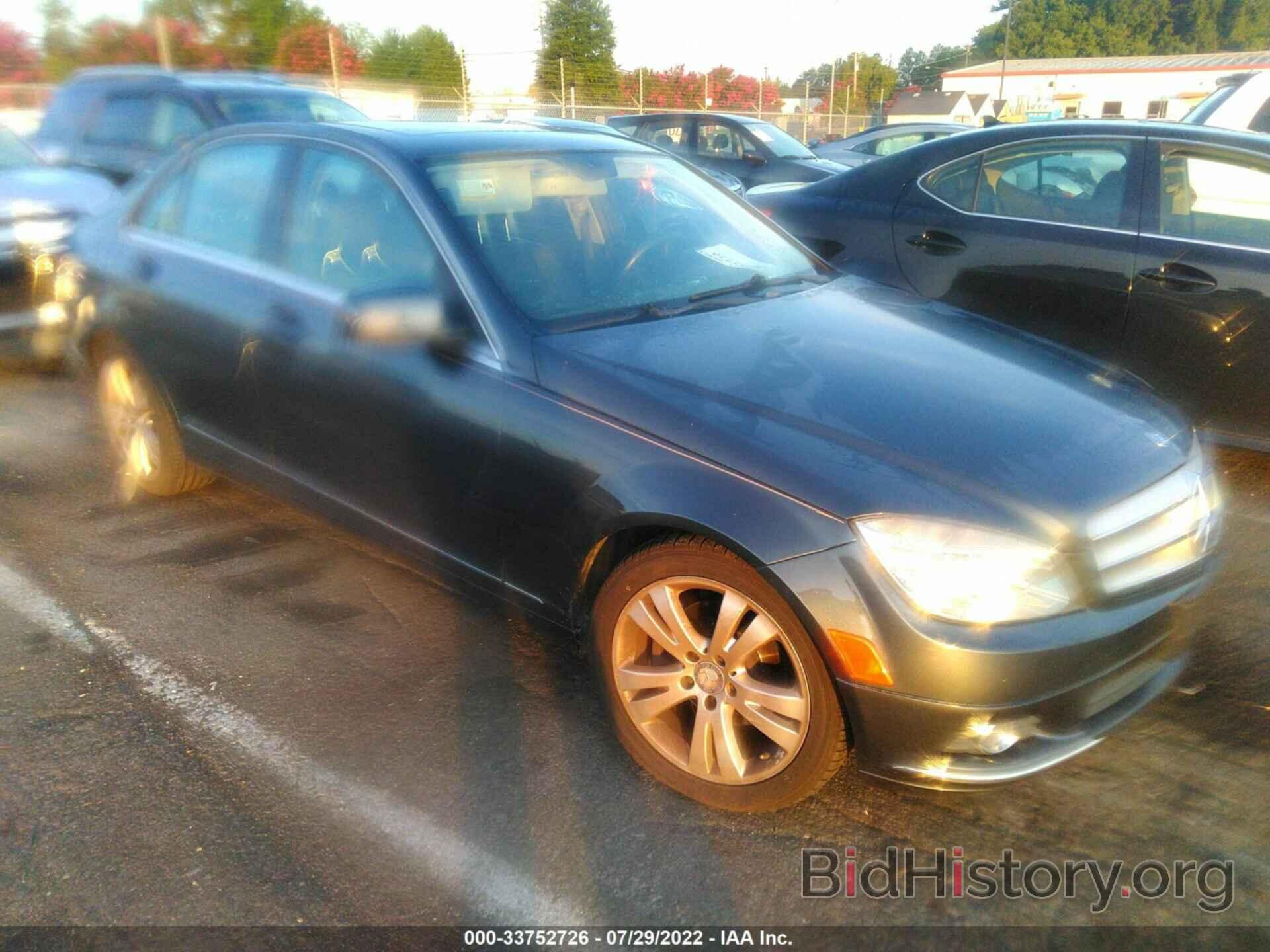 Photo WDDGF8BB7BR145857 - MERCEDES-BENZ C-CLASS 2011