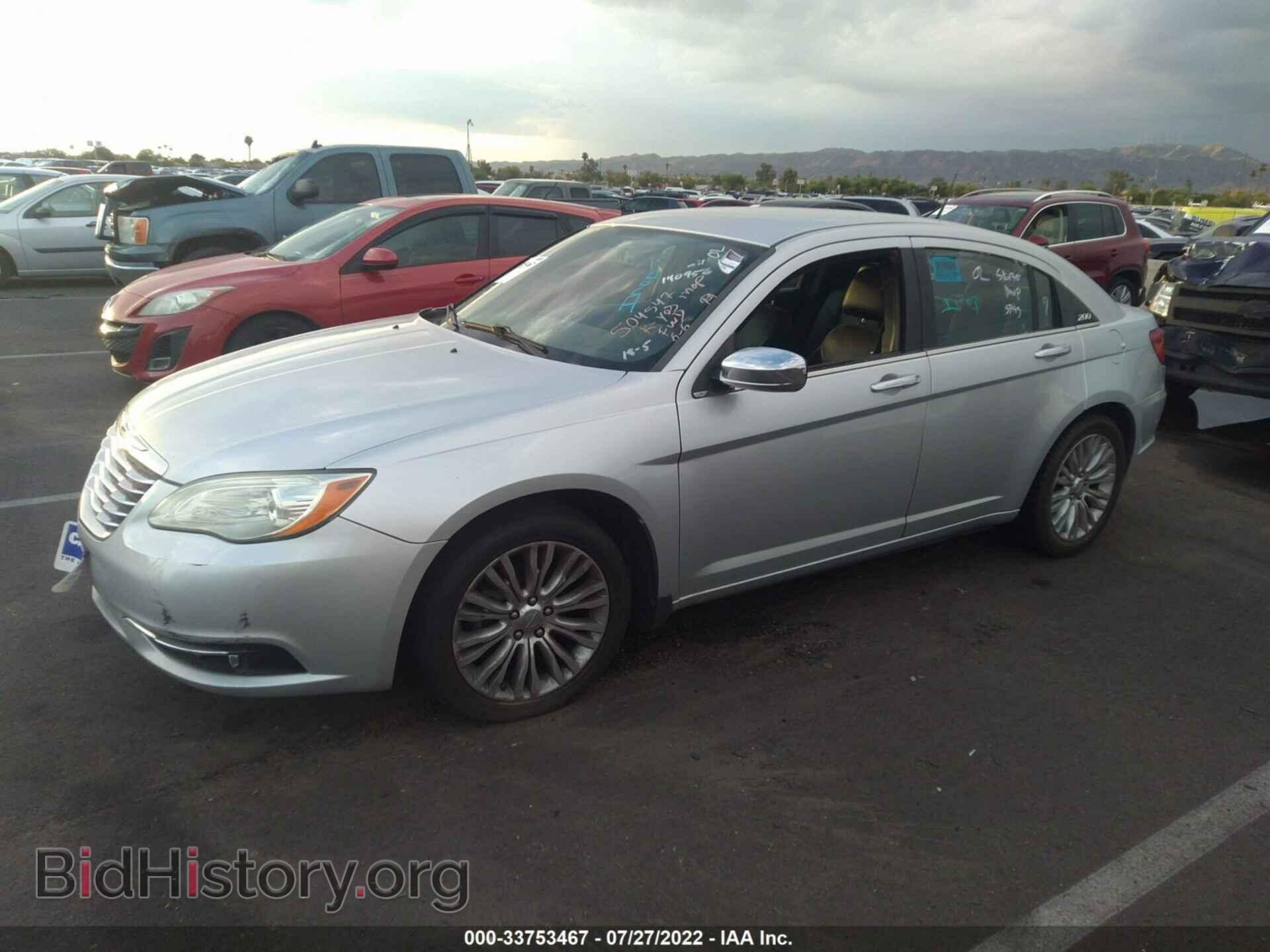 2011 CHRYSLER 200 - VIN: 1C3BC2FG8BN504547 - Фото 2