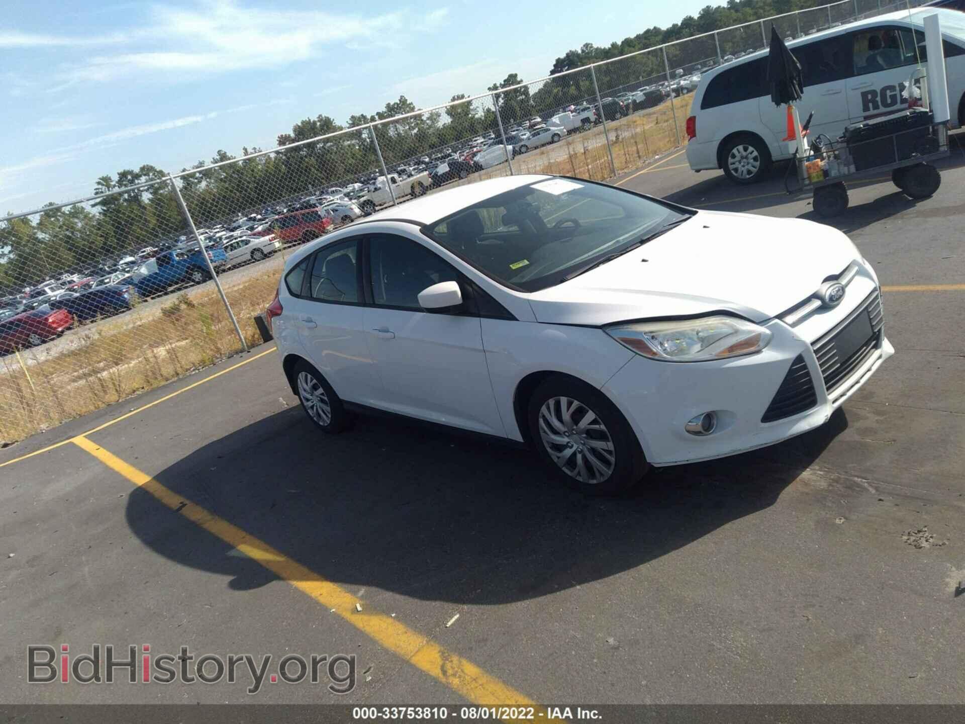 Photo 1FAHP3K24CL365529 - FORD FOCUS 2012