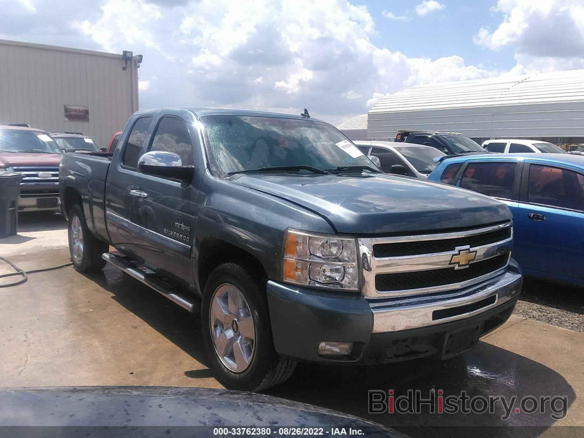 Photo 1GCRCSE08BZ419229 - CHEVROLET SILVERADO 1500 2011