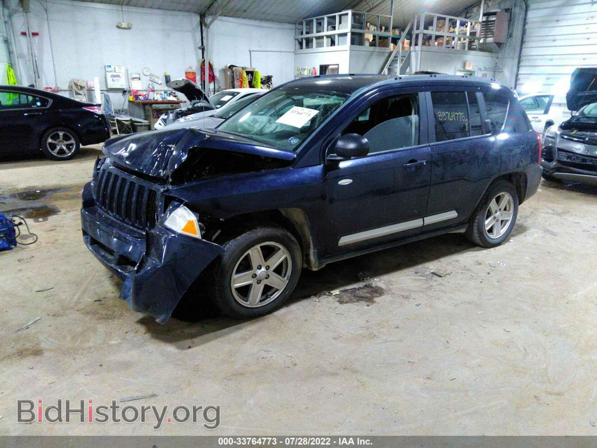 2010 JEEP COMPASS - VIN: 1J4NT1FA0AD647621 - Фото 2