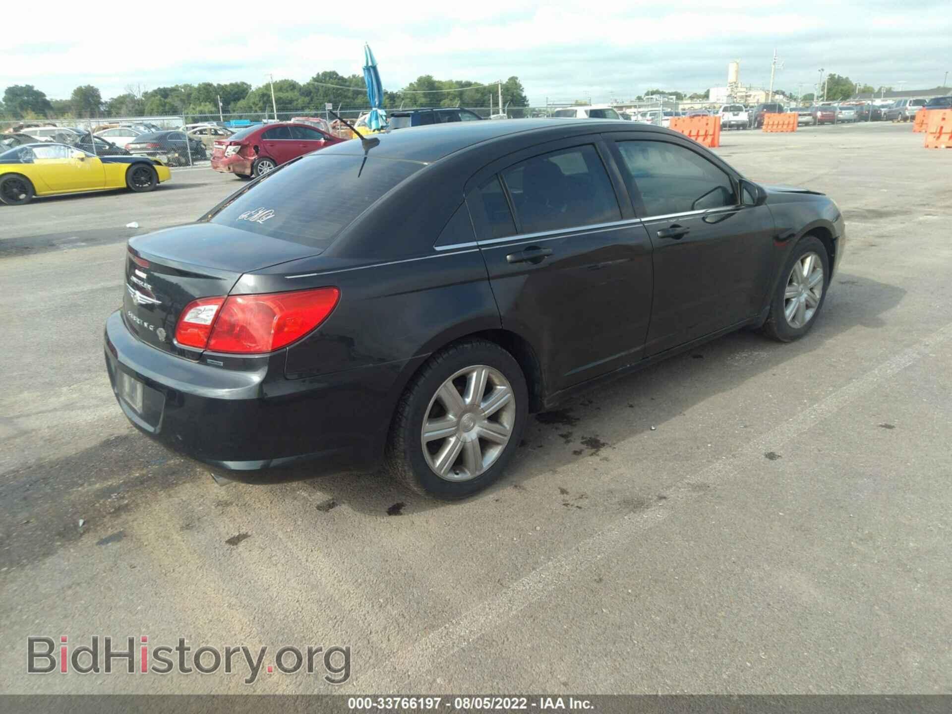 2010 CHRYSLER SEBRING - VIN: 1C3CC5FVXAN112141 - Фото 4