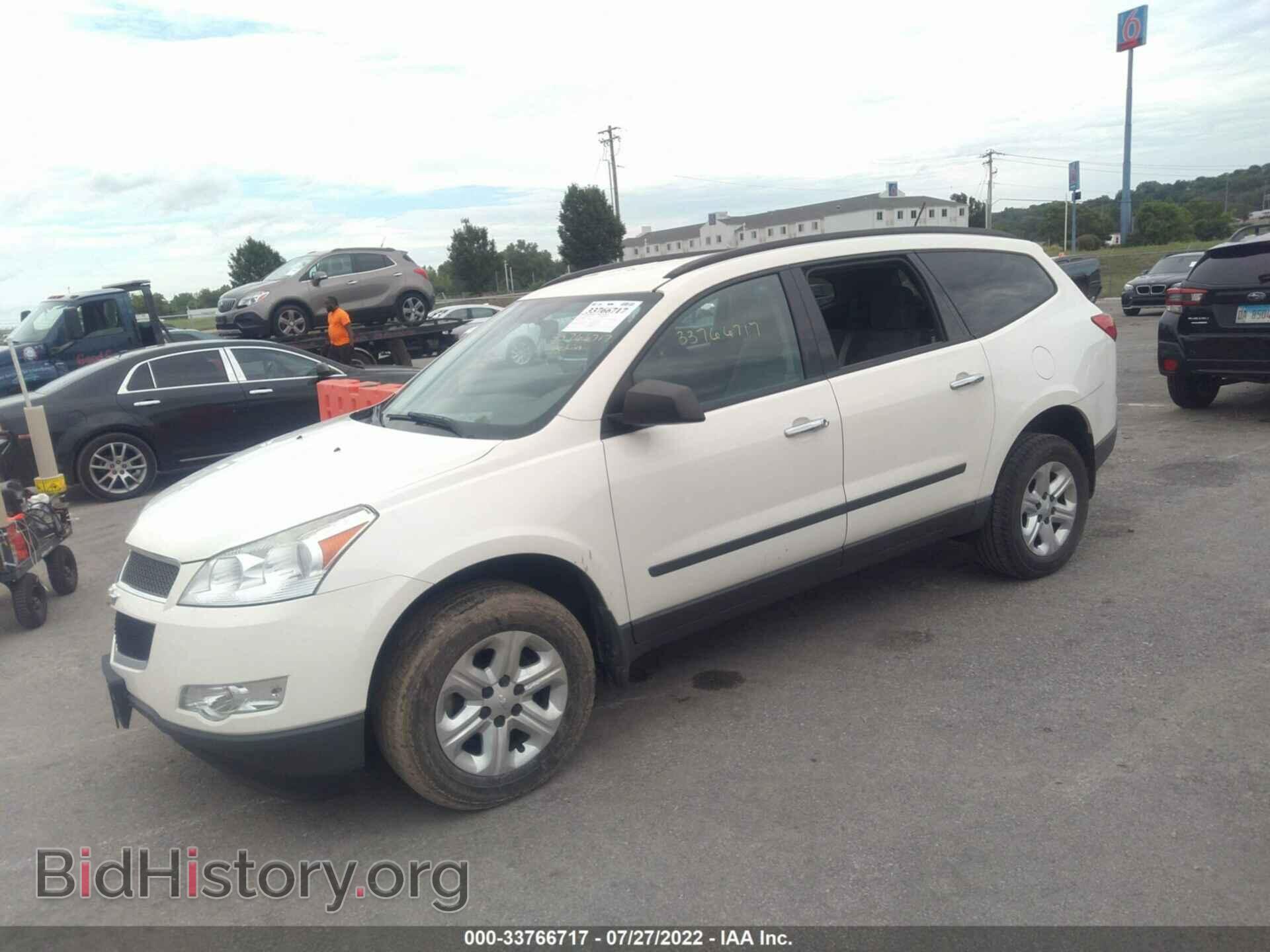 2012 CHEVROLET TRAVERSE - VIN: 1GNKREED7CJ270467 - Фото 2