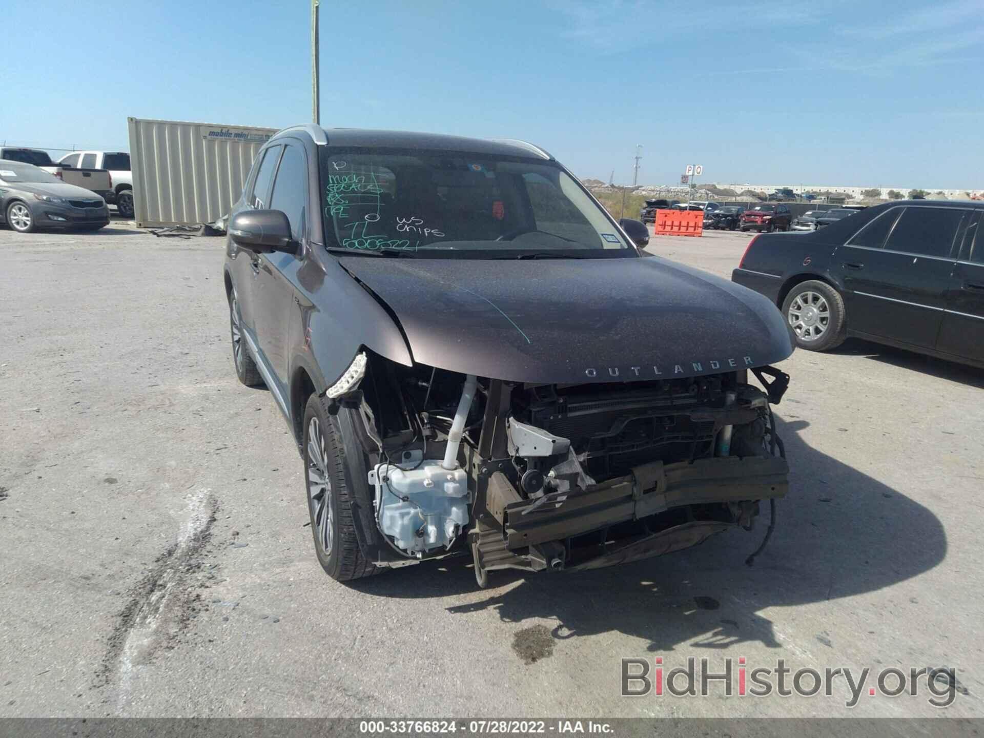 Photo JA4JZ4AX0KZ017645 - MITSUBISHI OUTLANDER 2019