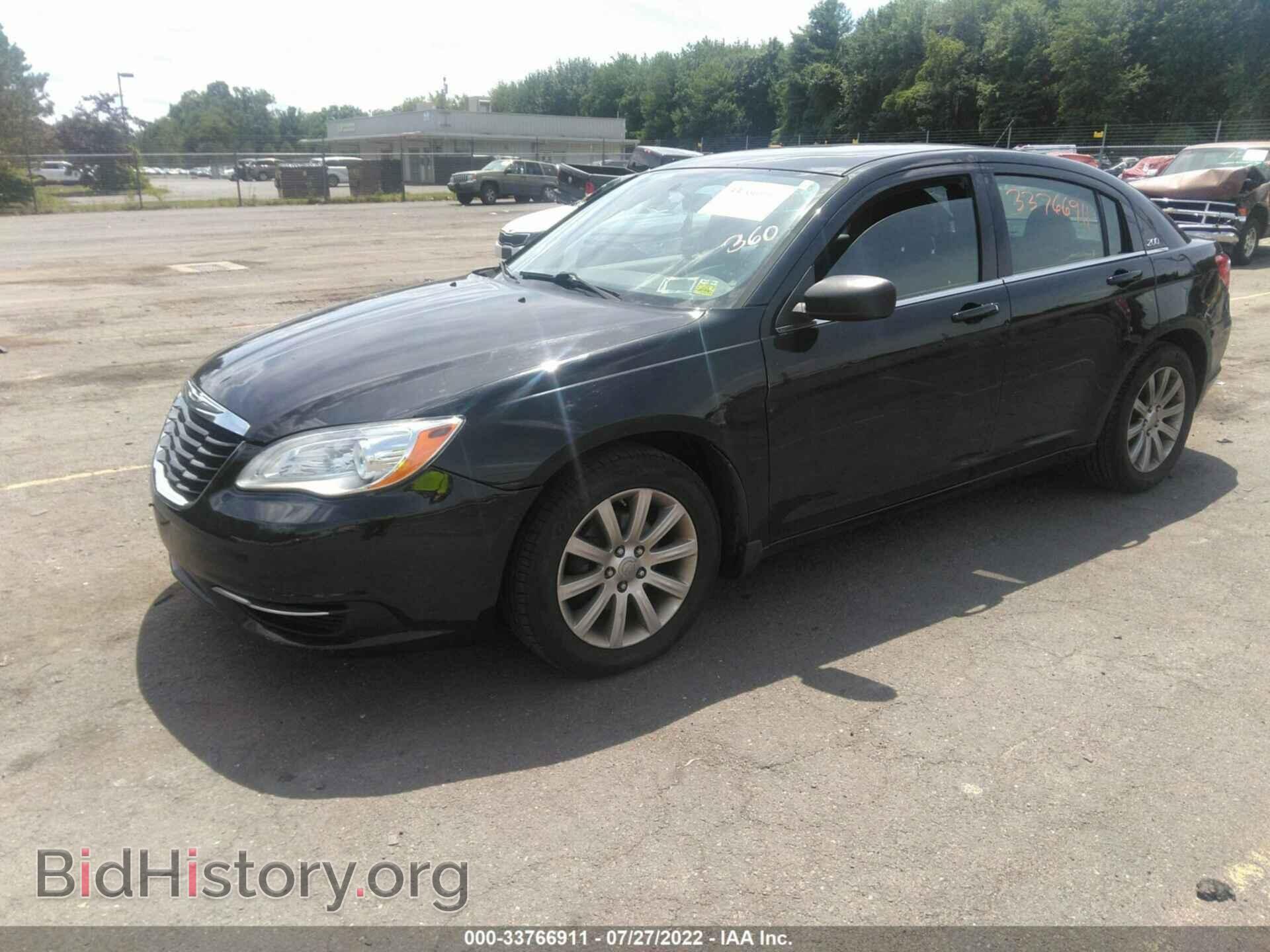 2013 CHRYSLER 200 - VIN: 1C3CCBBG3DN569495 - Photo 2