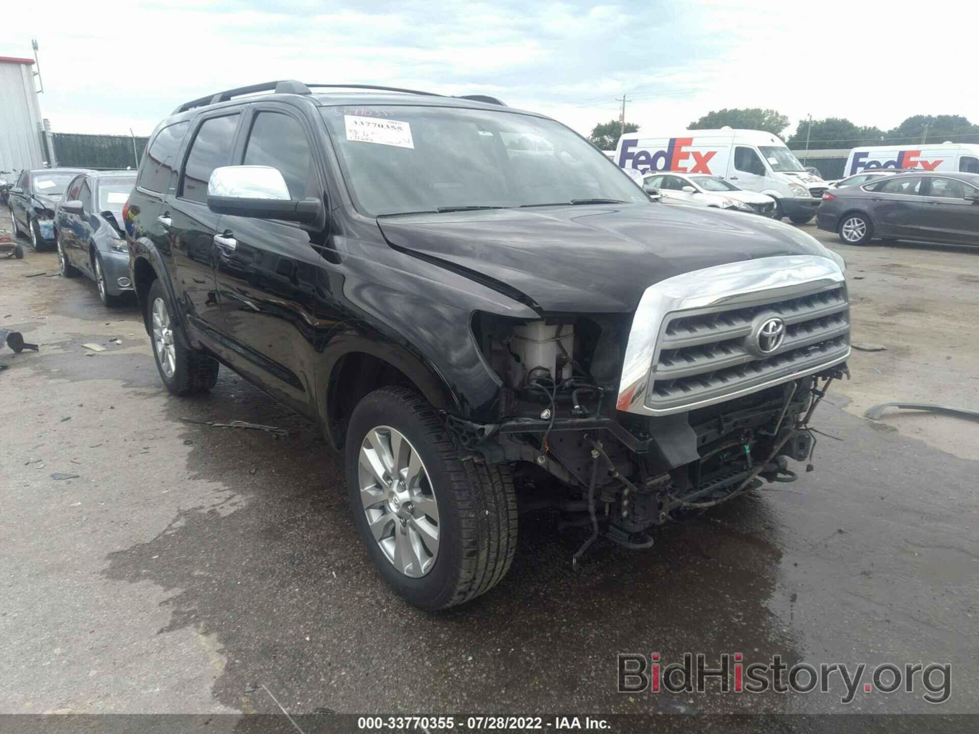 Photo 5TDKY5G11AS025209 - TOYOTA SEQUOIA 2010