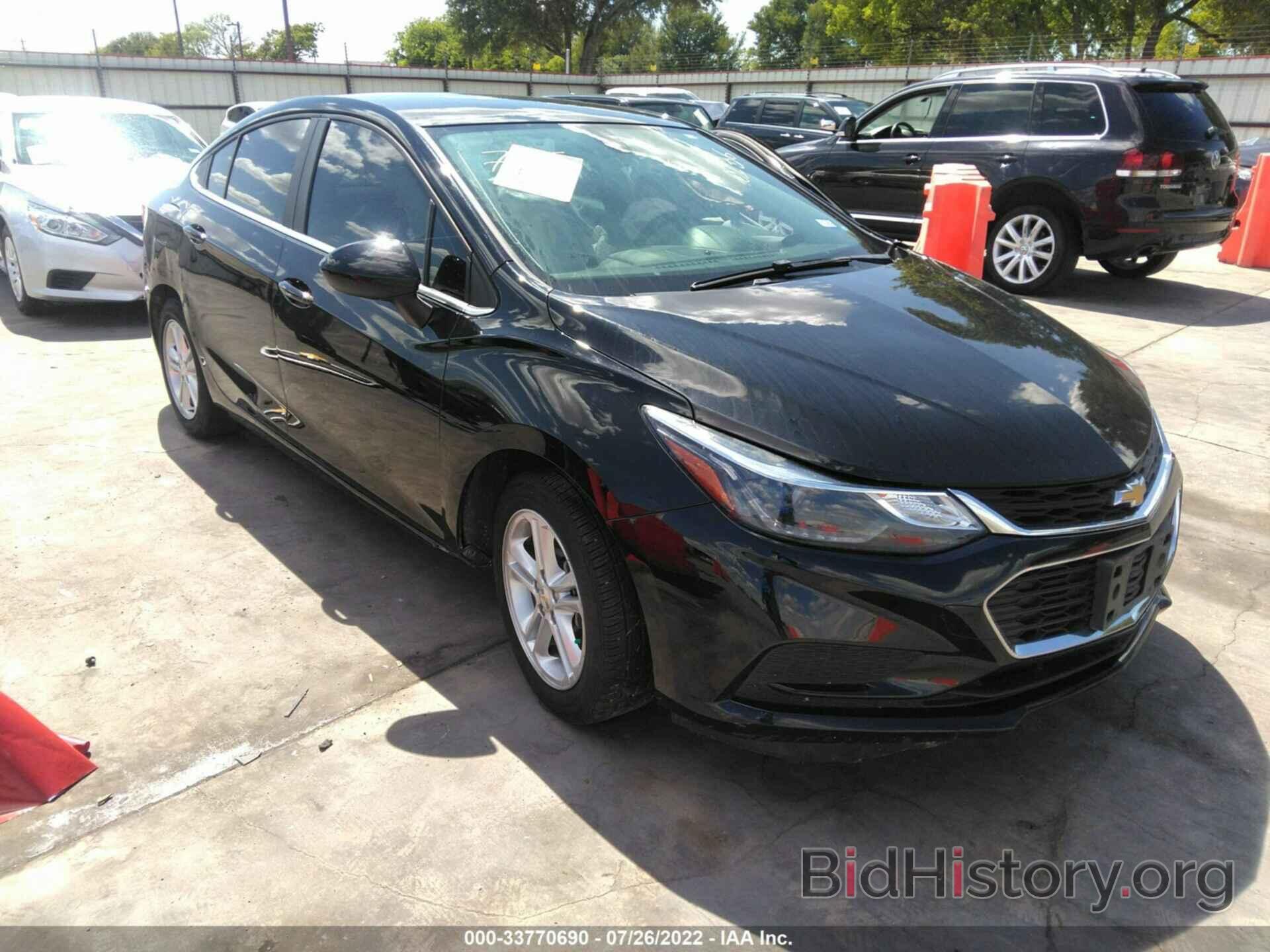 Photo 1G1BE5SM6J7190136 - CHEVROLET CRUZE 2018