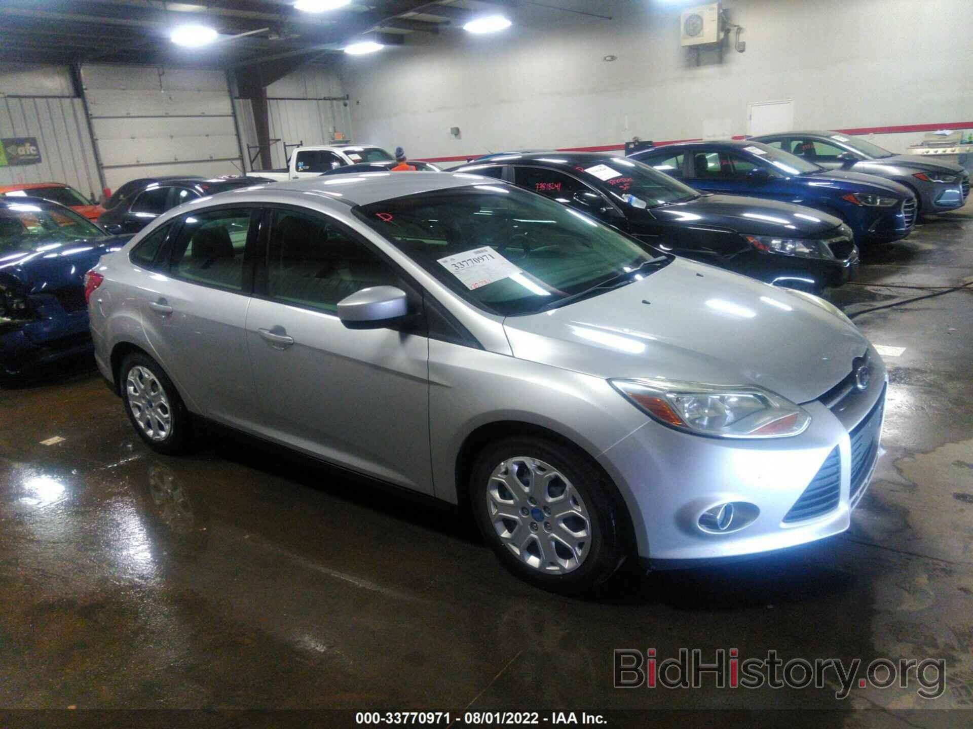 Photo 1FAHP3F24CL313392 - FORD FOCUS 2012