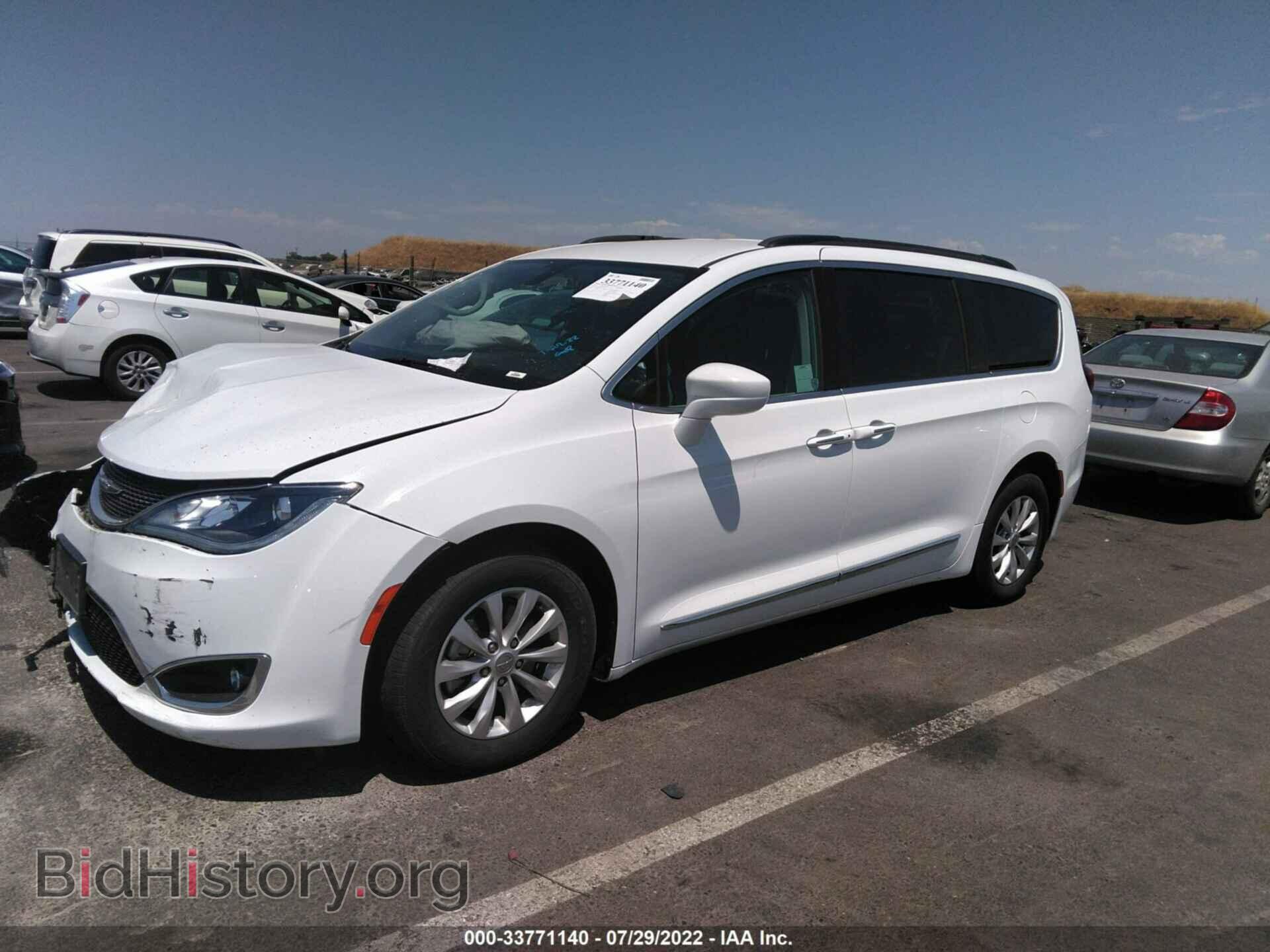 2017 CHRYSLER PACIFICA - VIN: 2C4RC1BG3HR675759 - Photo 2