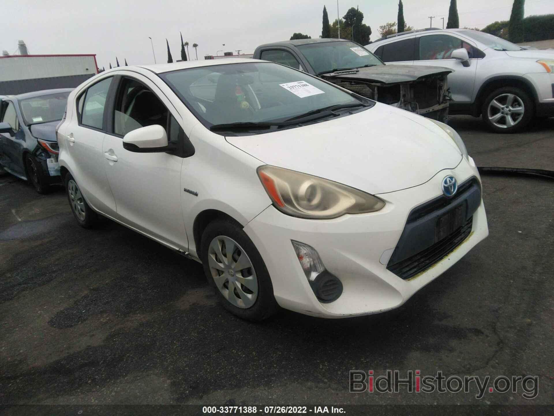 Фотография JTDKDTB37F1586673 - TOYOTA PRIUS C 2015