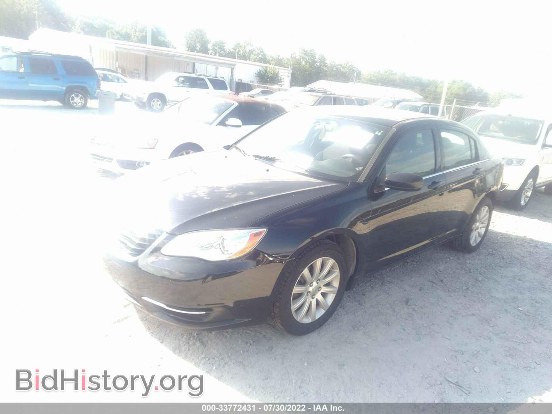 2013 CHRYSLER 200 - VIN: 1C3CCBBB1DN694757 - Photo 2