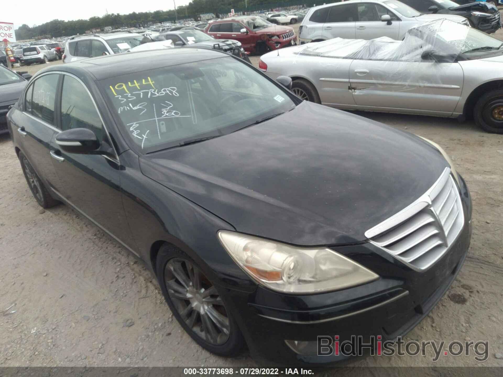 Photo KMHGC4DF0AU071944 - HYUNDAI GENESIS 2010