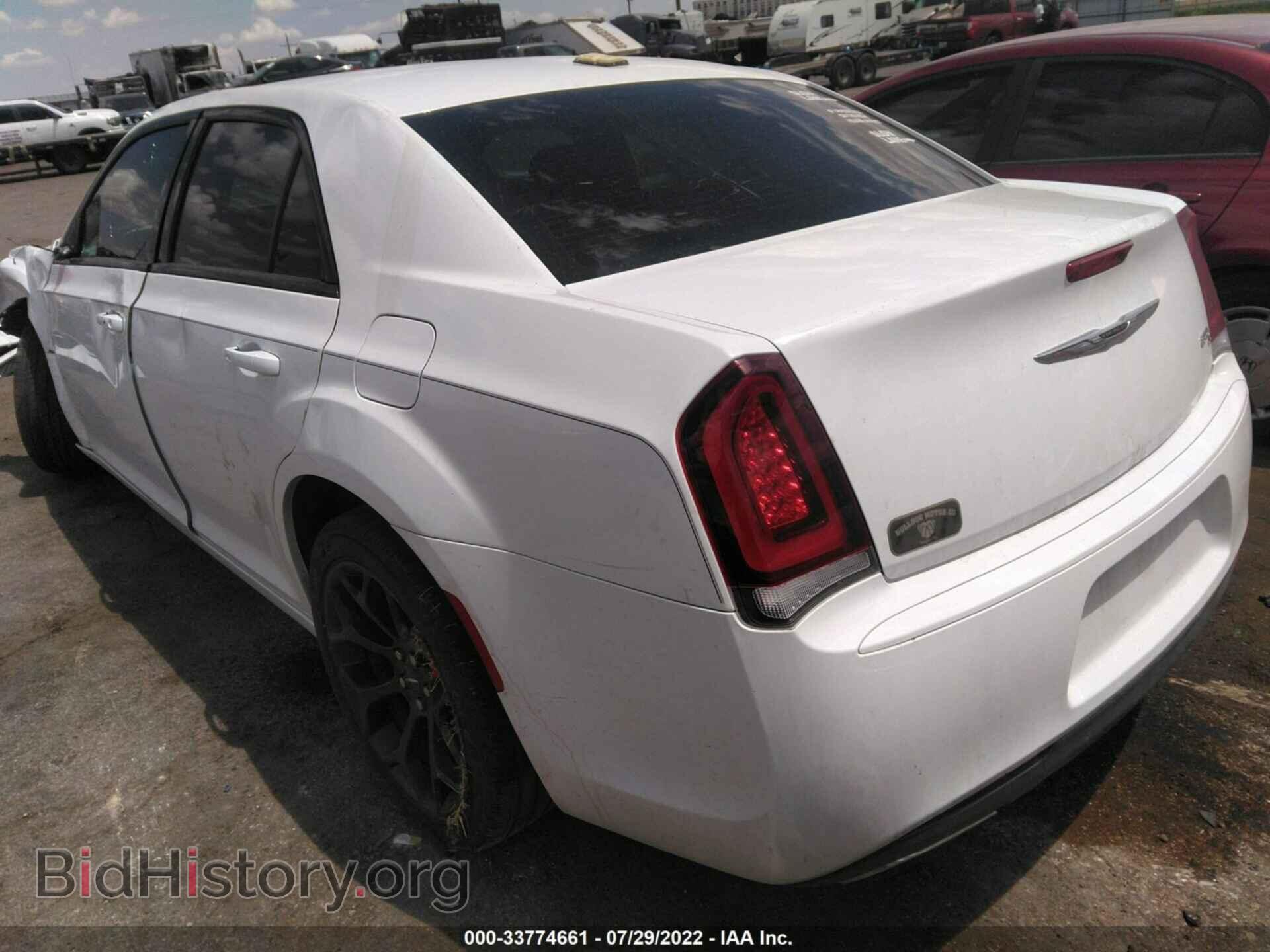 2019 CHRYSLER 300 - VIN: 2C3CCABG7KH686142 - Фото 3