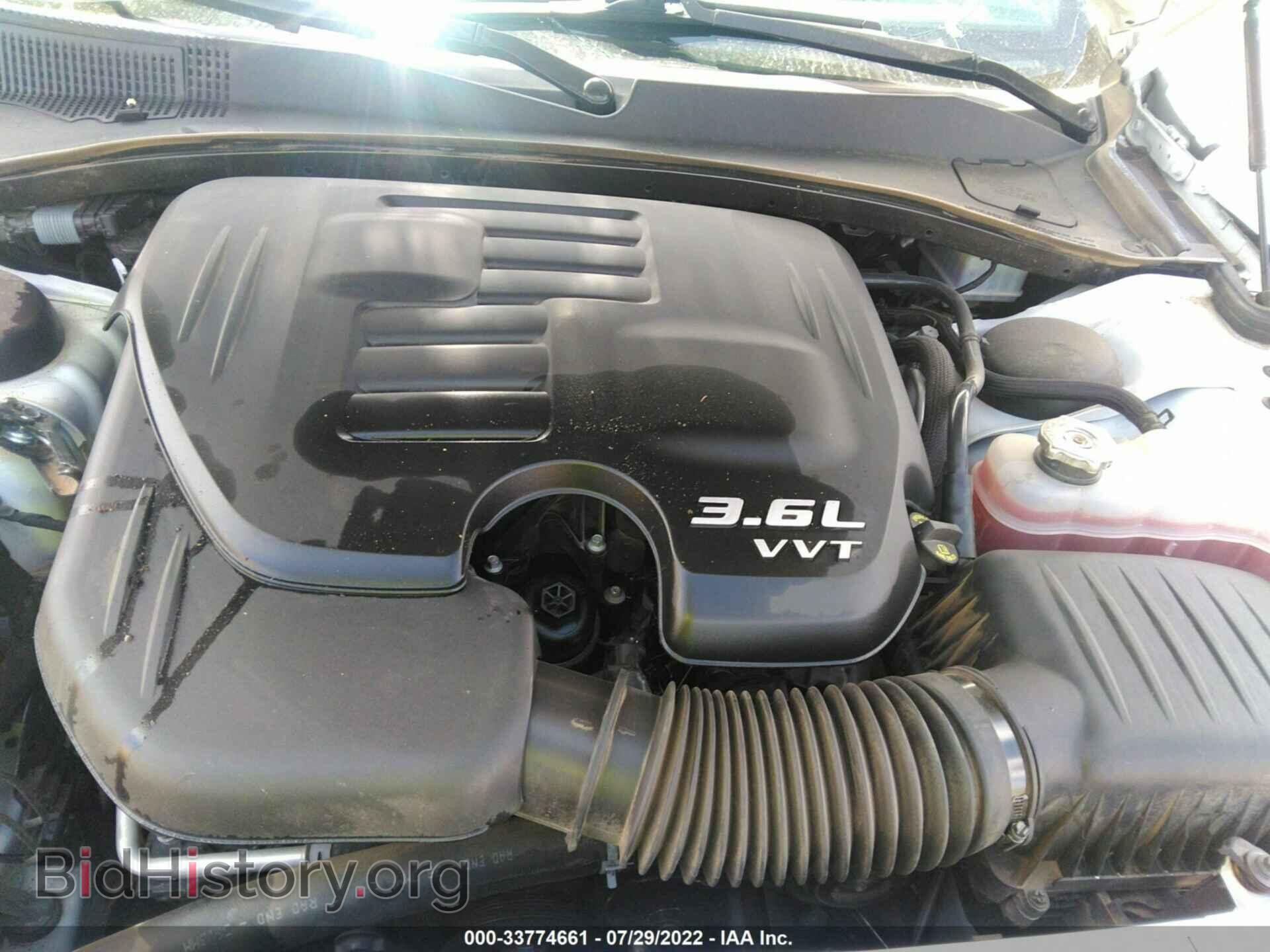 2019 CHRYSLER 300 - VIN: 2C3CCABG7KH686142 - Фото 10