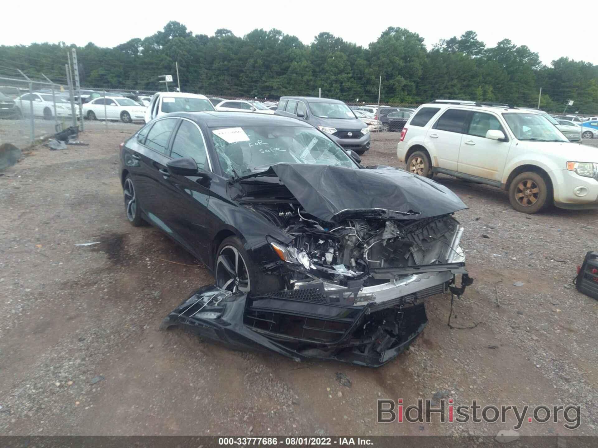 Photo 1HGCV2F36JA037479 - HONDA ACCORD SEDAN 2018