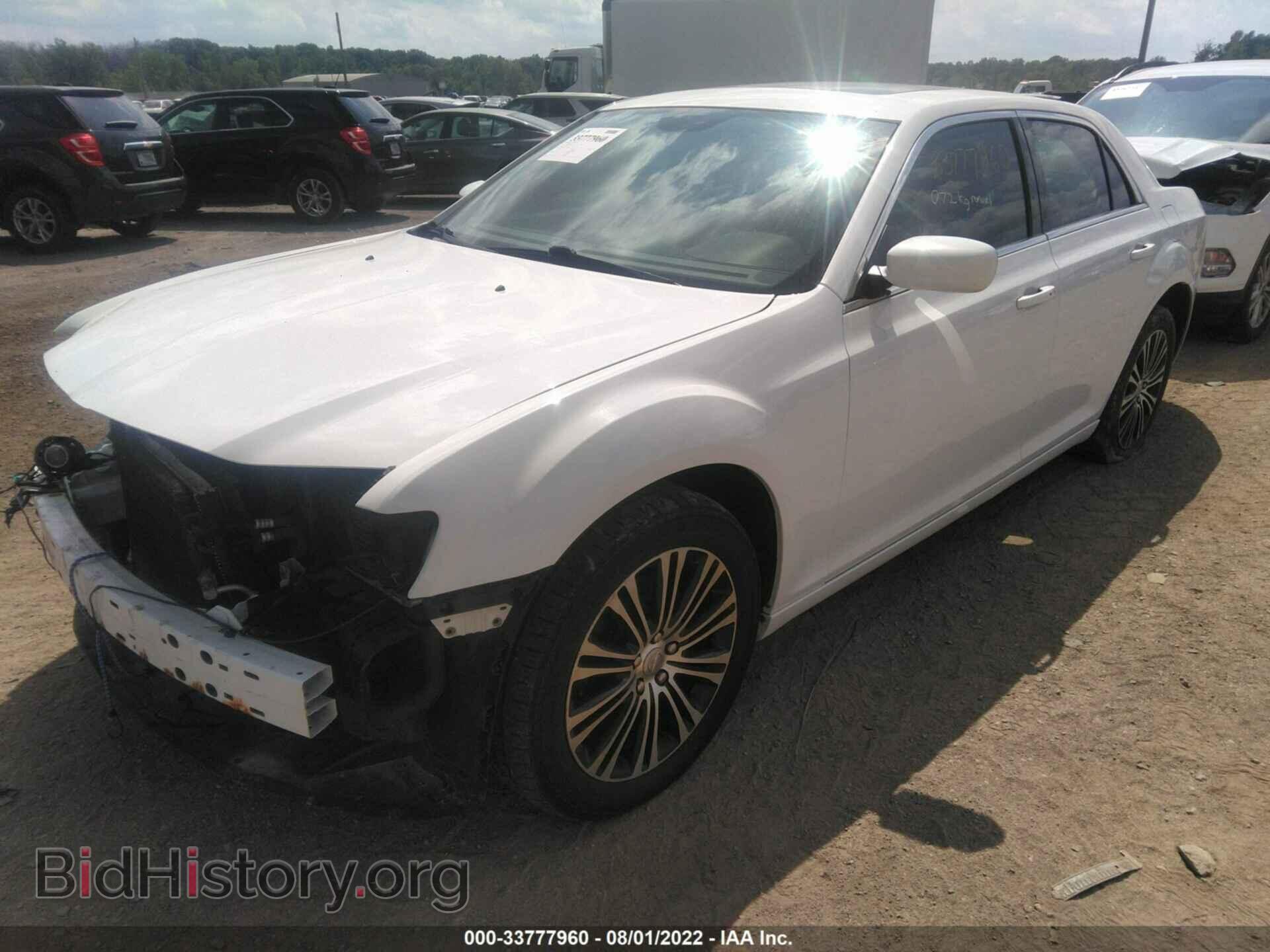 2013 CHRYSLER 300 - VIN: 2C3CCAGTXDH635517 - Фото 2