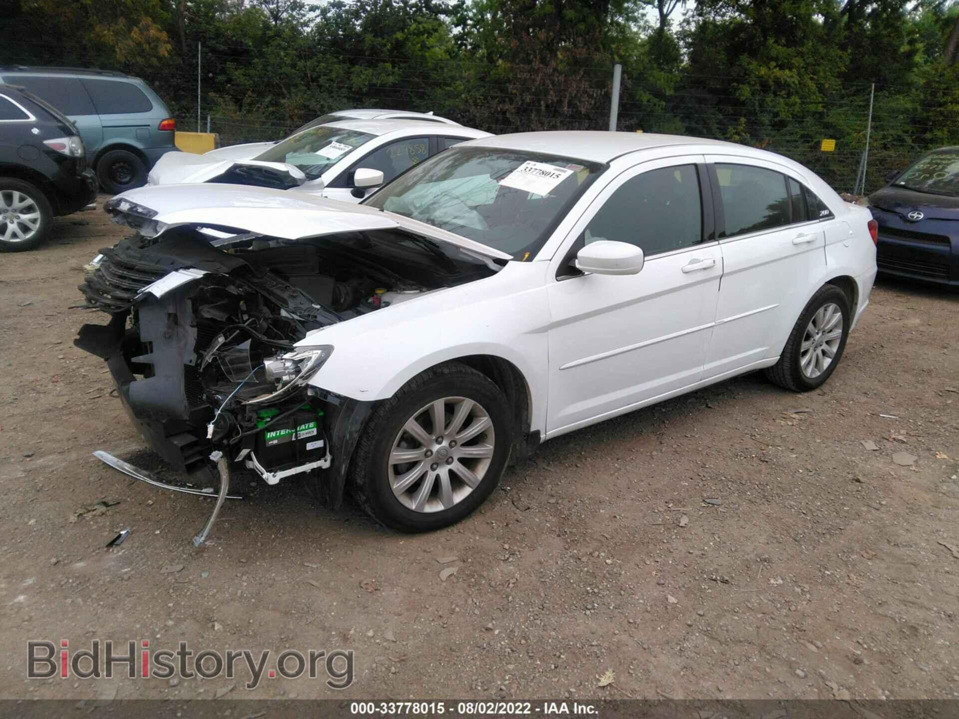 2013 CHRYSLER 200 - VIN: 1C3CCBBG2DN659740 - Photo 2