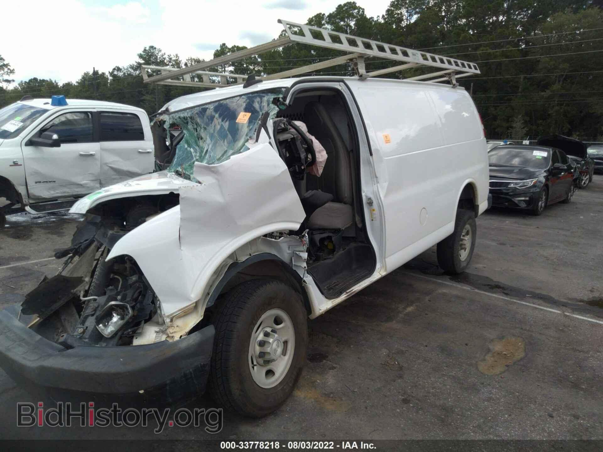 2017 CHEVROLET EXPRESS CARGO VAN - VIN: 1GCWGAFF4H1348607 - Photo 2