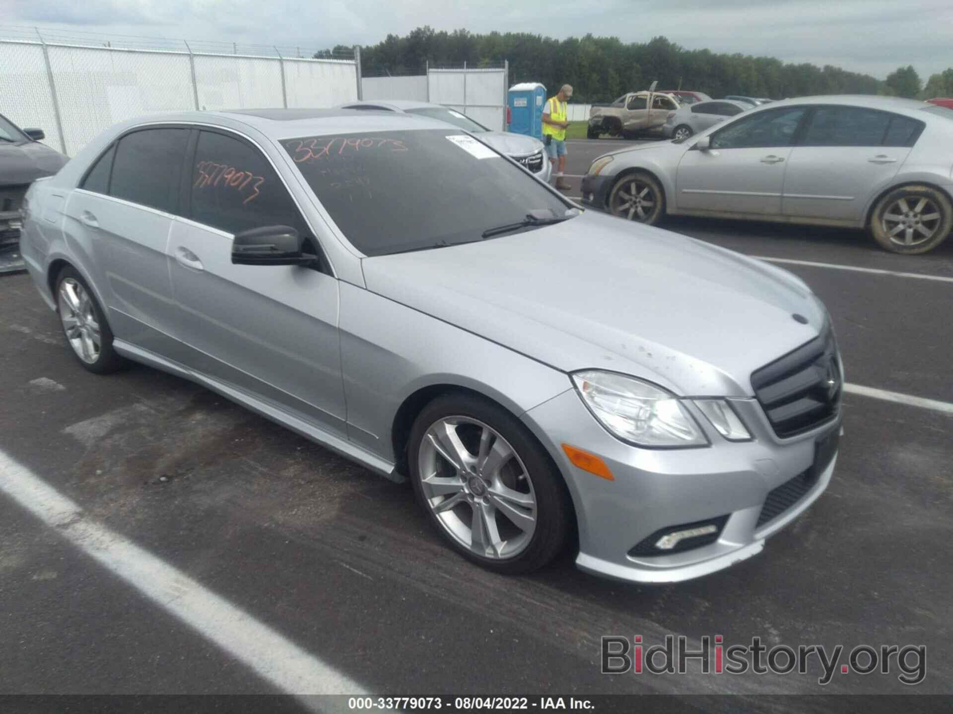 Photo WDDHF8HBXBA428943 - MERCEDES-BENZ E-CLASS 2011