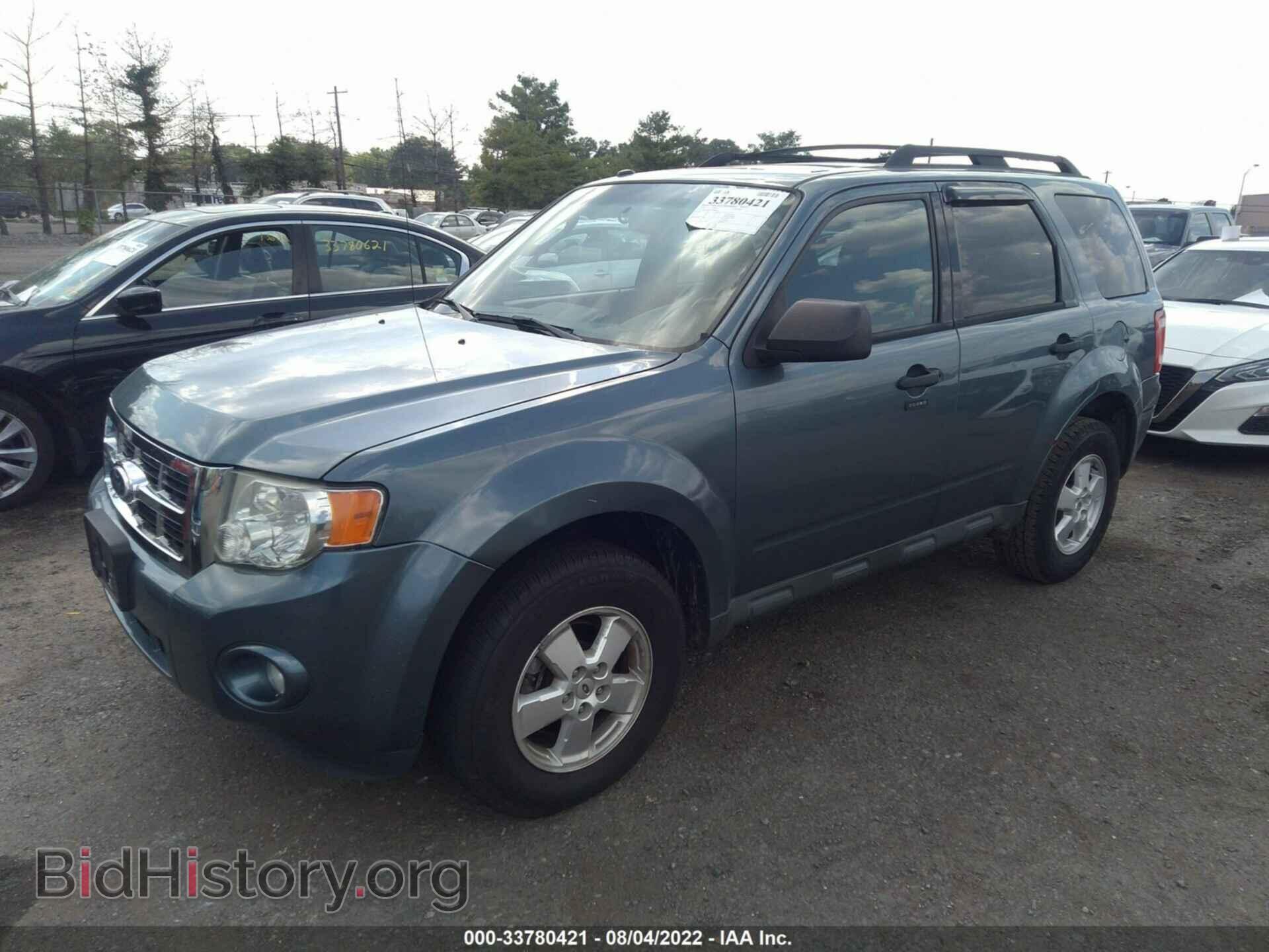 2010 Ford ESCAPE (VIN 1FMCU0D77AKD40076) — фото 2 из 10
