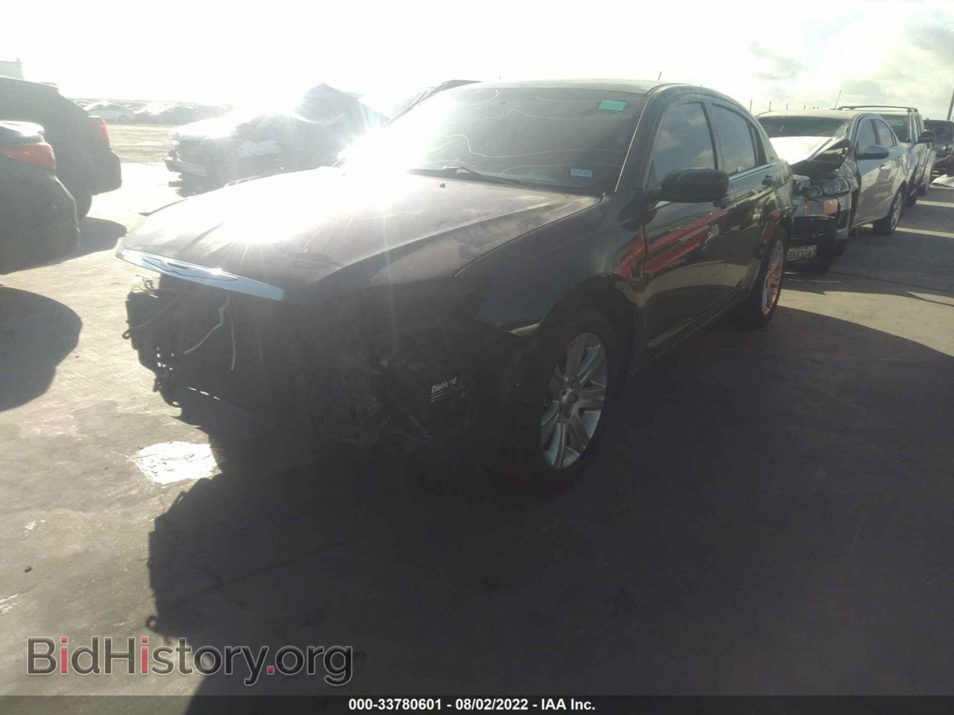 2014 CHRYSLER 200 - VIN: 1C3CCBBB1EN137705 - Фото 2