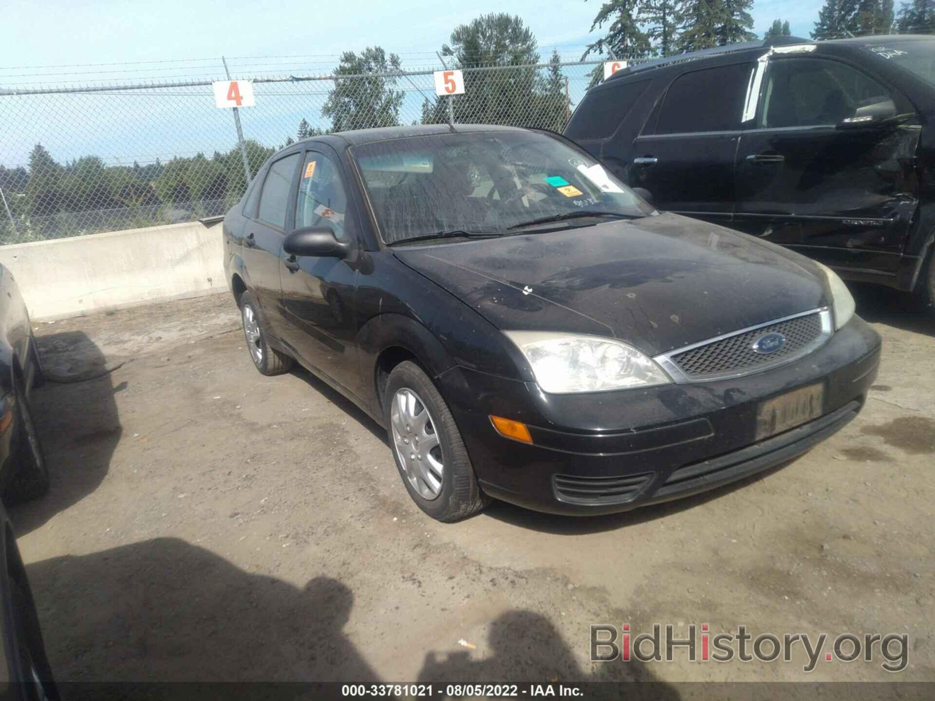 Photo 1FAHP34N56W179363 - FORD FOCUS 2006