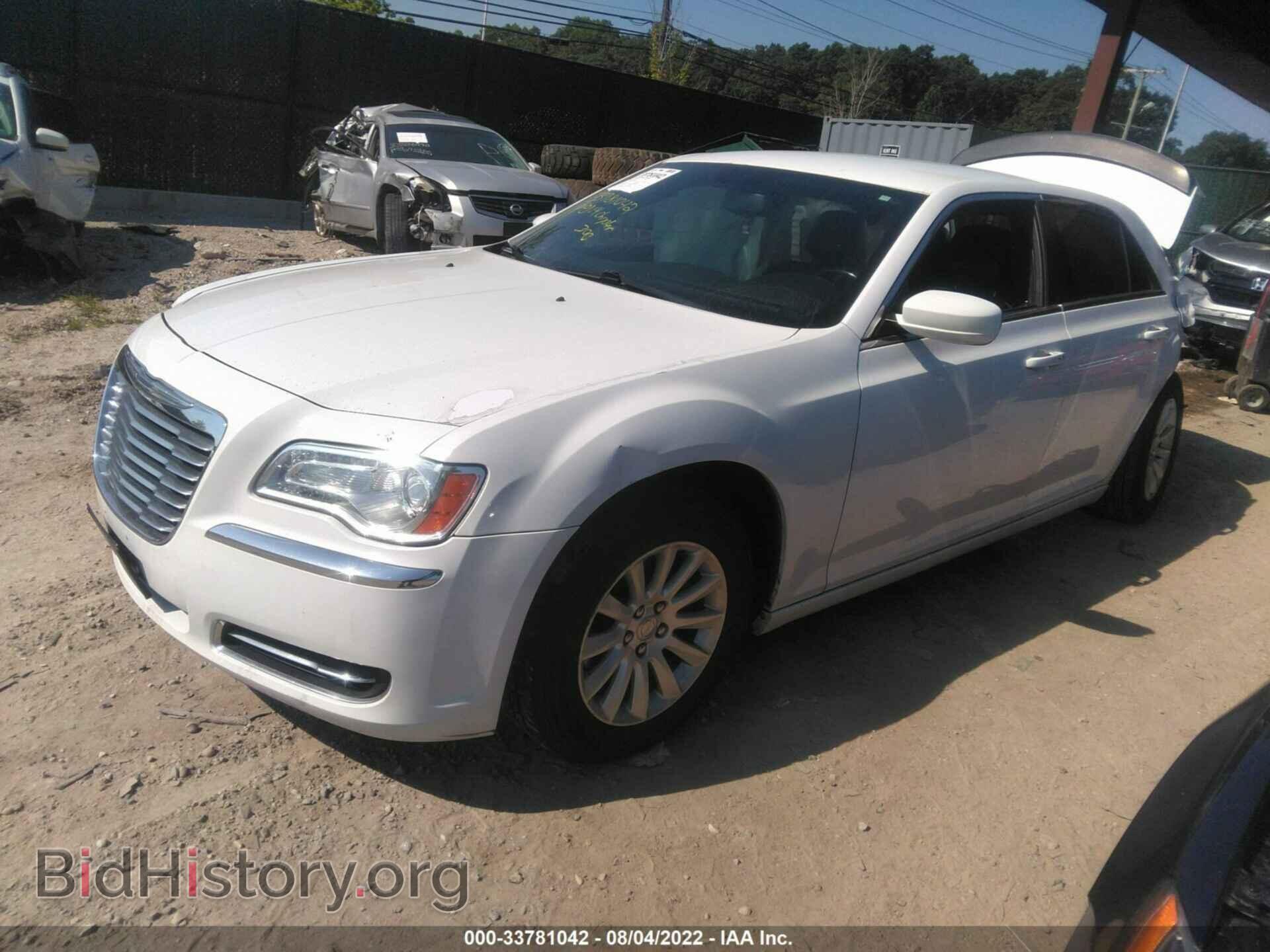 2014 CHRYSLER 300 - VIN: 2C3CCAAG0EH140790 - Фото 2