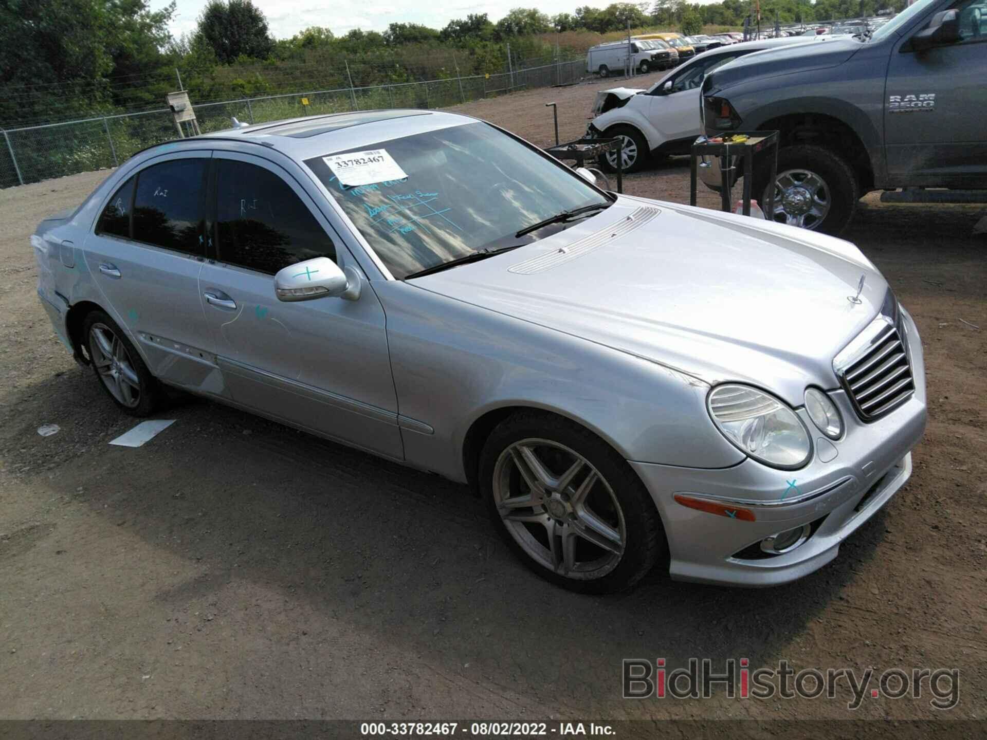 Photo WDBUF87X49B430132 - MERCEDES-BENZ E-CLASS 2009