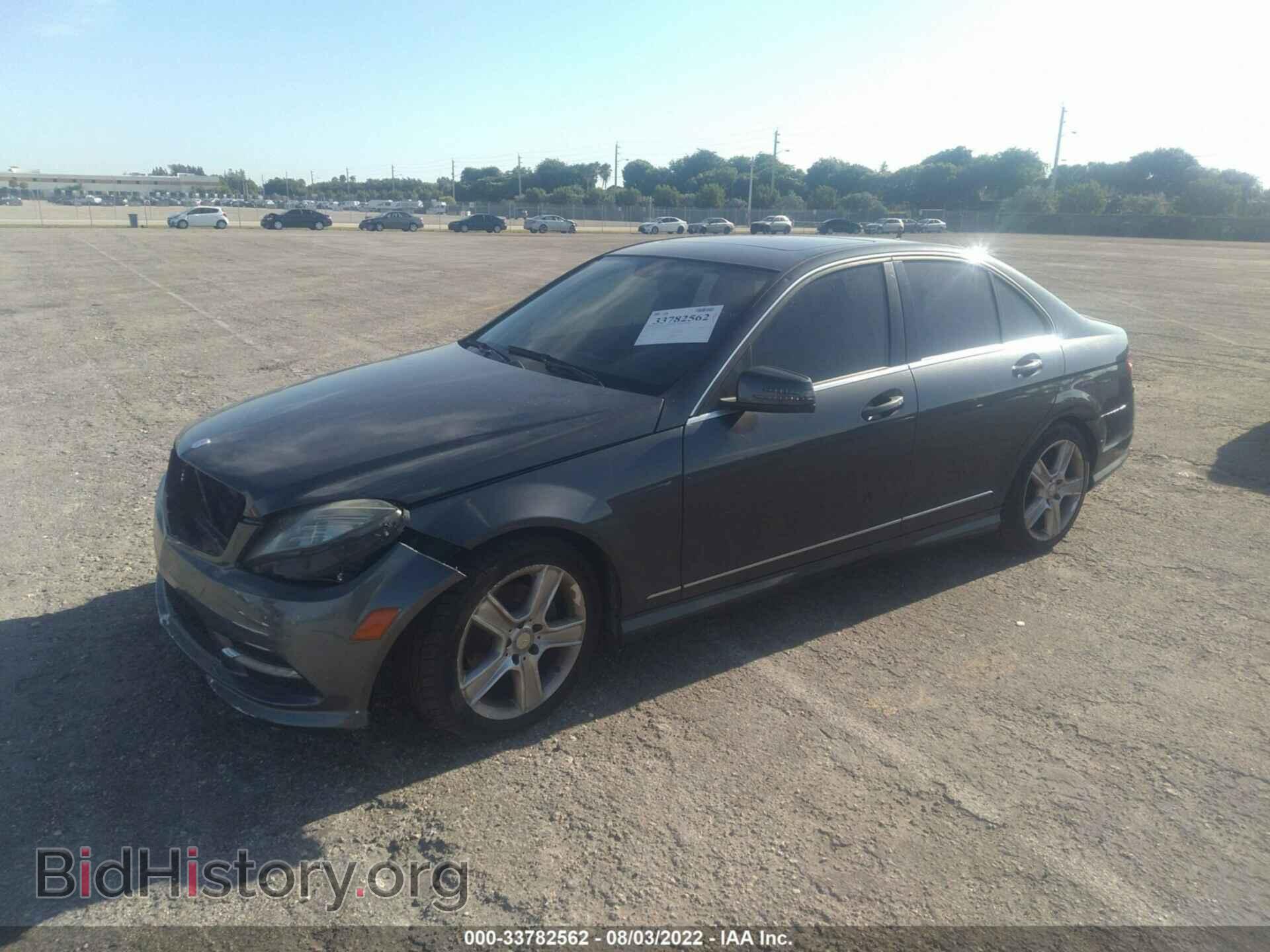 2011 MERCEDES-BENZ C-CLASS - VIN: WDDGF5EB8BA526111 - Фото 2
