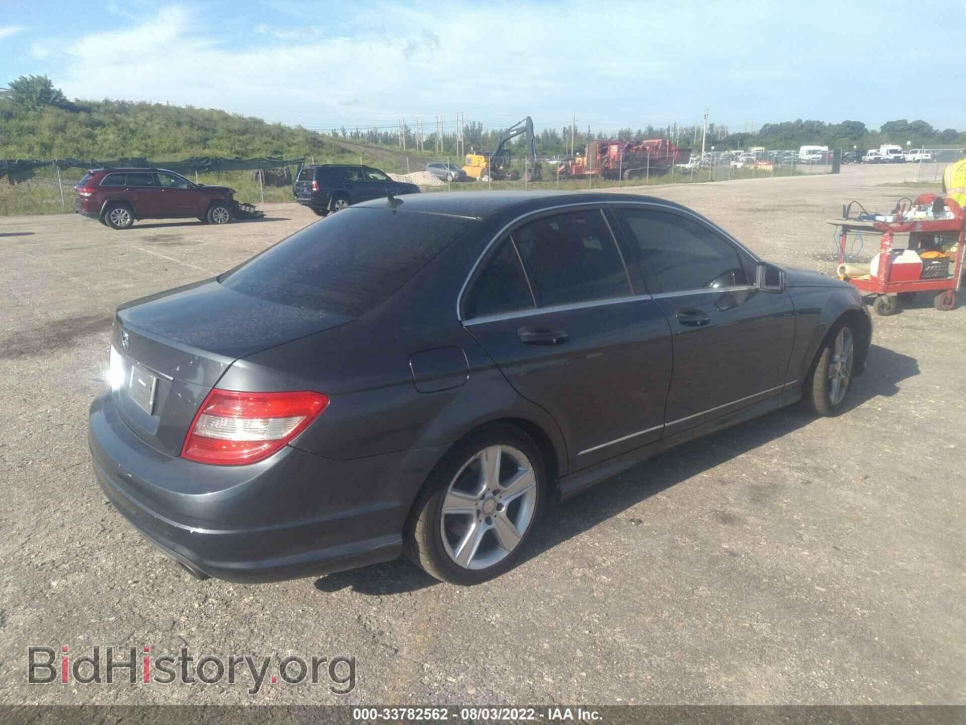 2011 MERCEDES-BENZ C-CLASS - VIN: WDDGF5EB8BA526111 - Фото 4