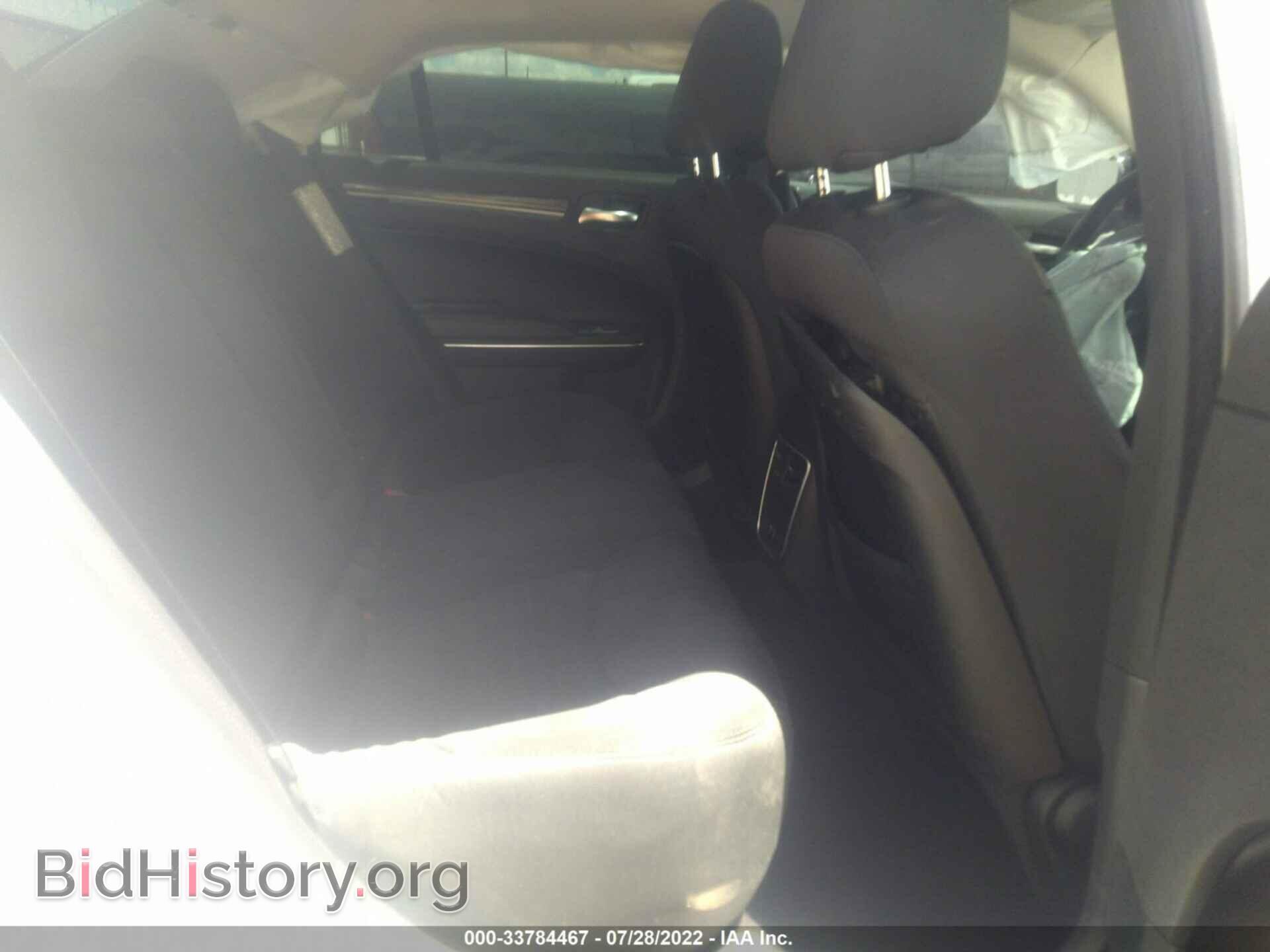 2018 CHRYSLER 300 - VIN: 2C3CCAAGXJH281988 - Фото 8